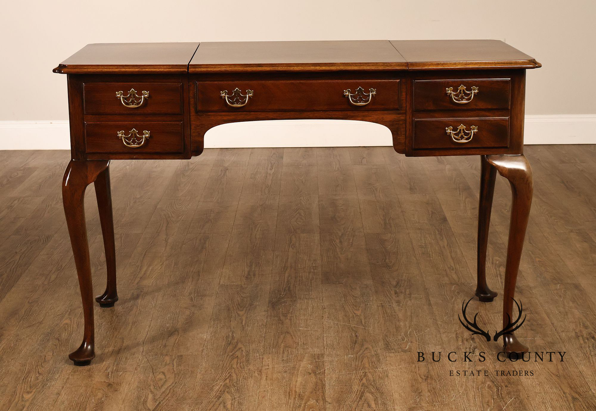Stickley Queen Anne Style Mahogany Vanity Dressing Table