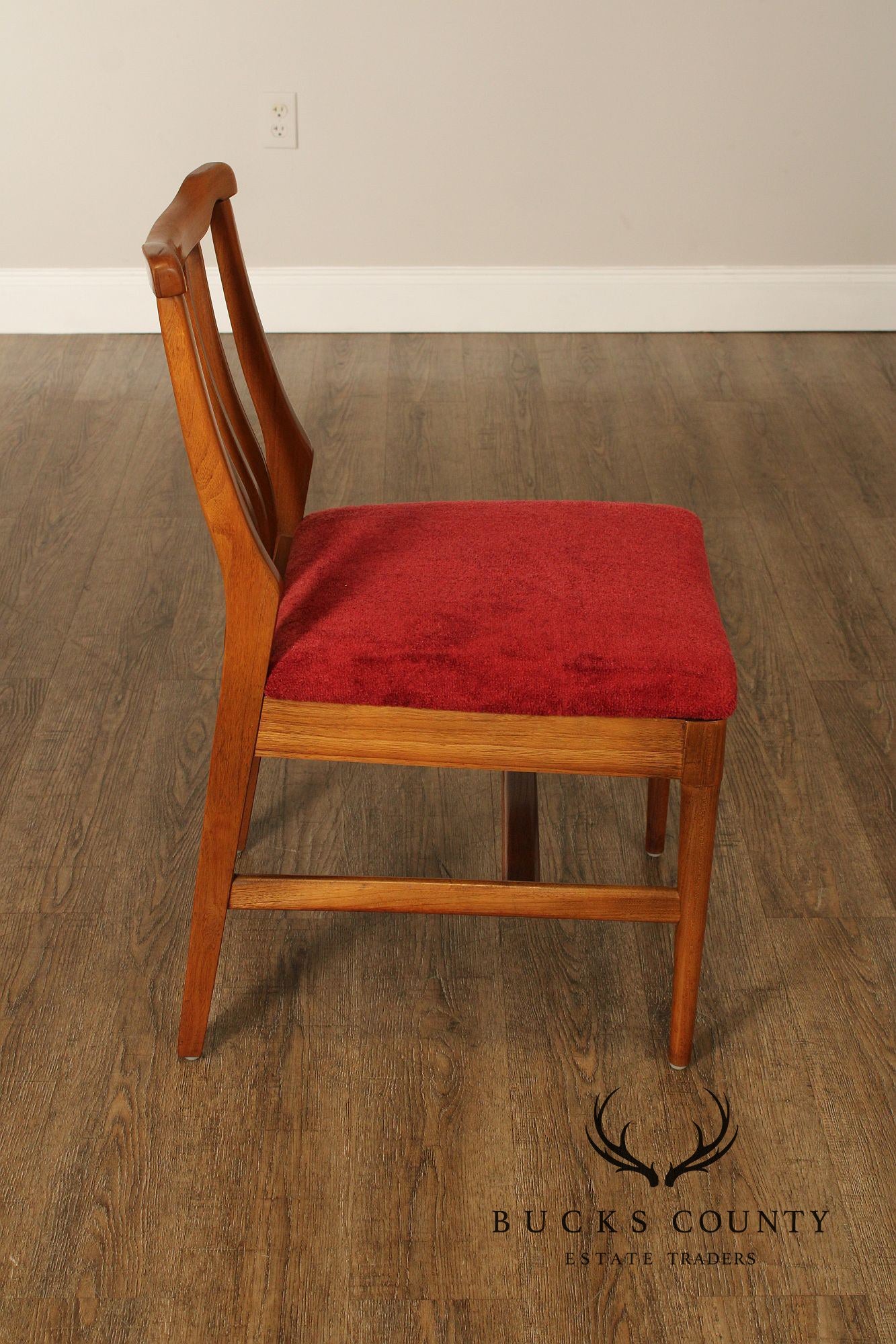 Mid Century Modern Set of Six Walnut Dining Chairs