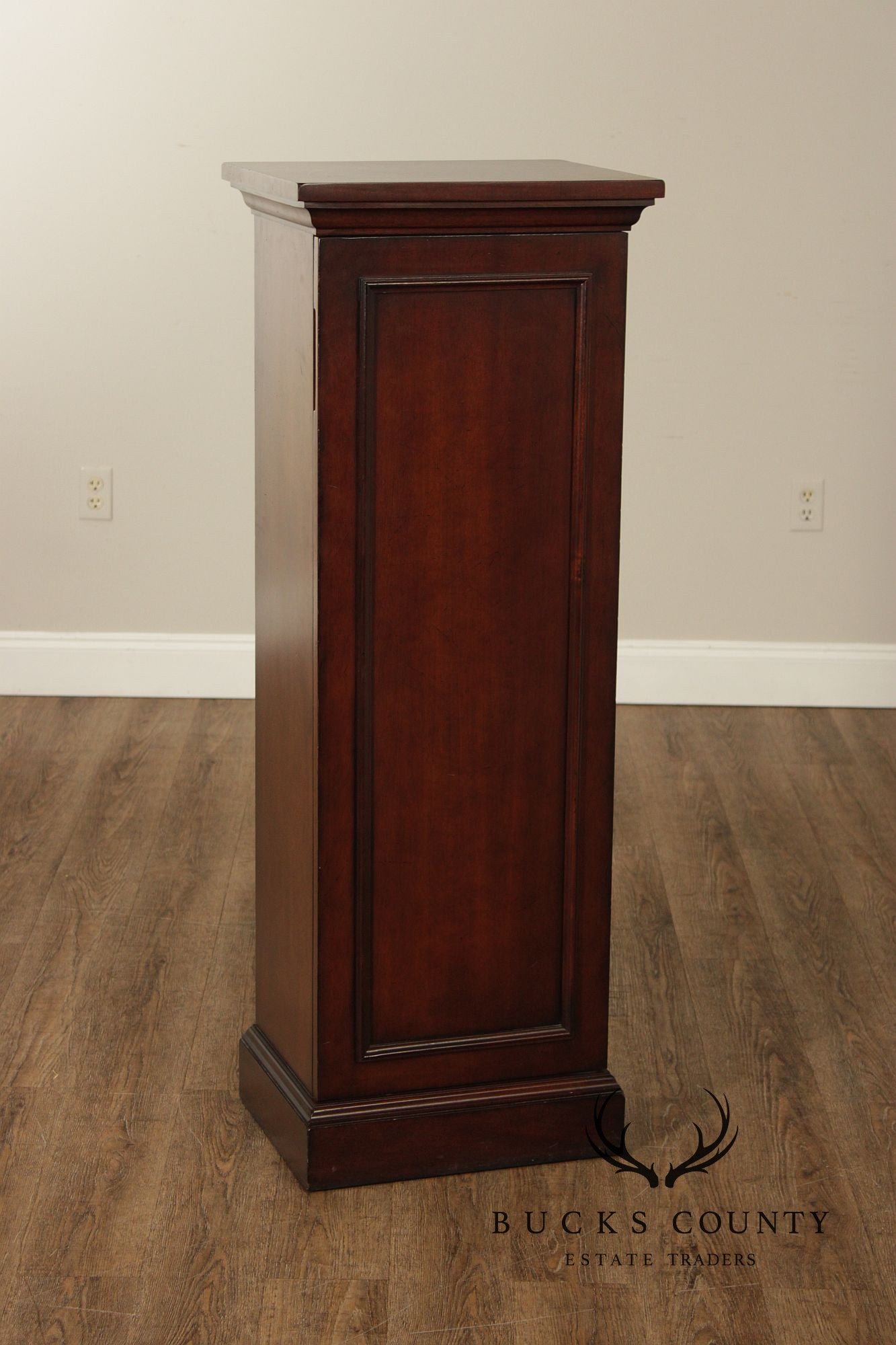 Oscar De La Renta For Century Furniture Mahogany Radial Extension Jupe Dining Table