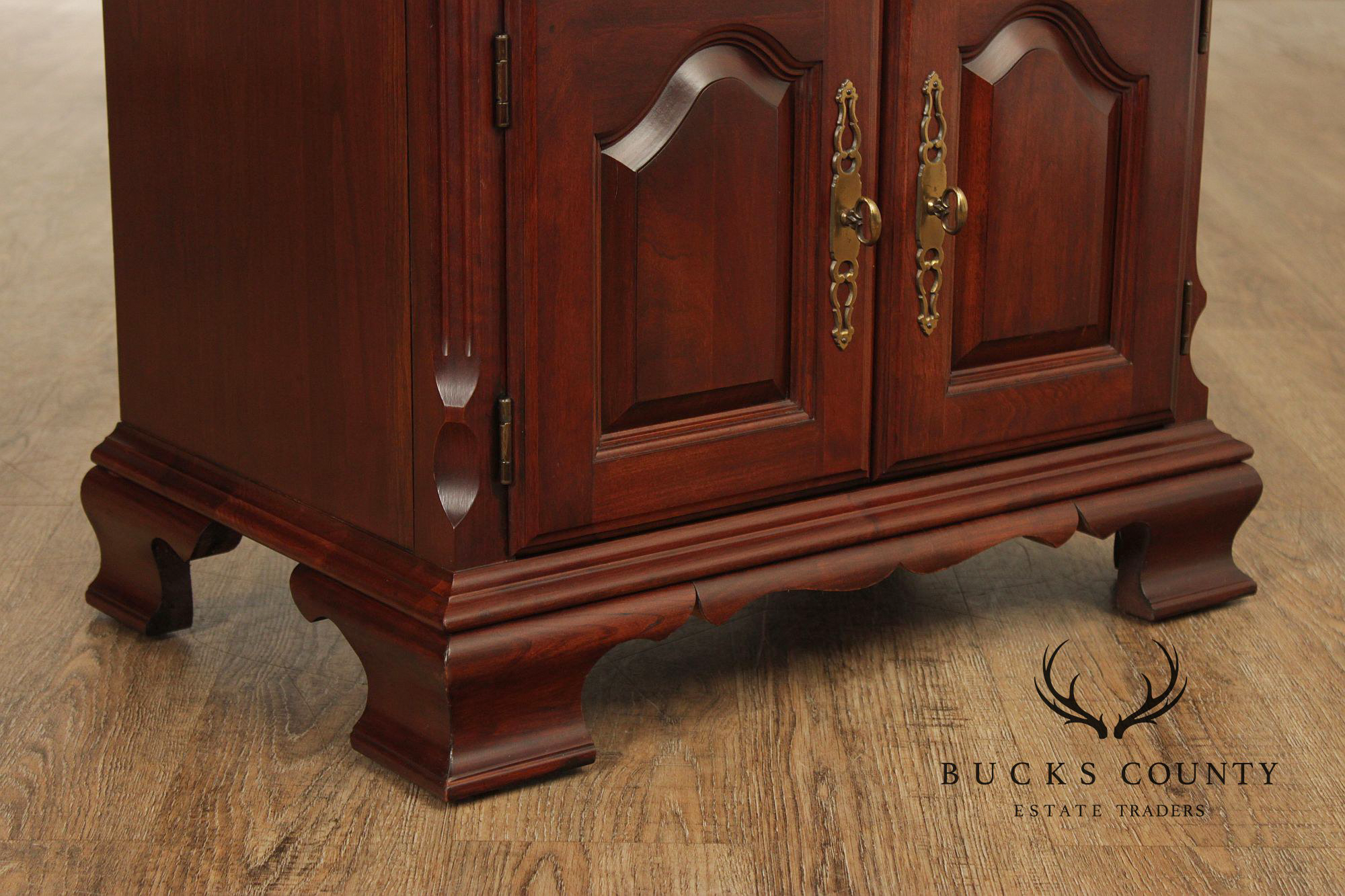 Pennsylvania House Traditional Pair Of Cherry Nightstands