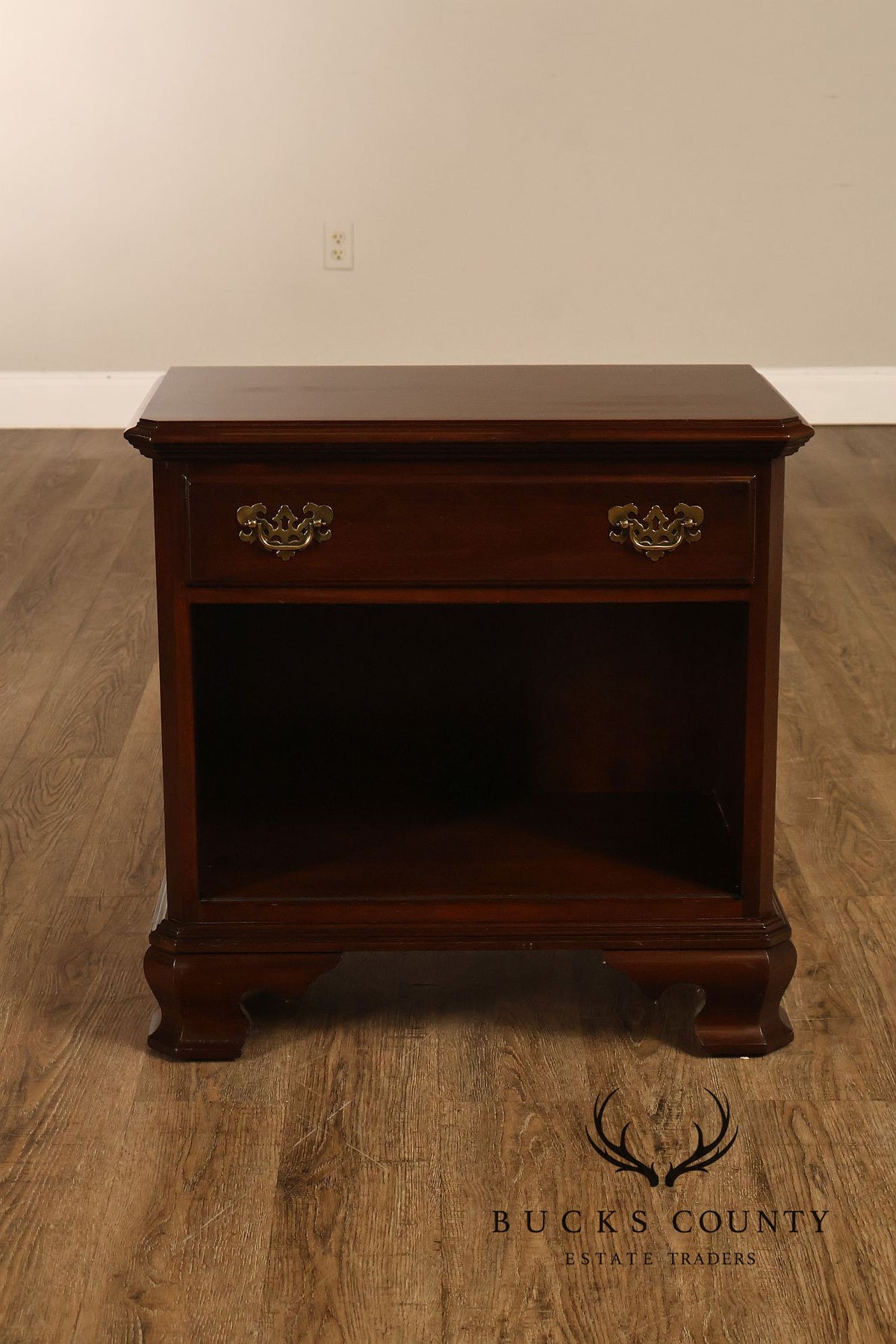 Ethan Allen 'Georgian Court' Pair of Cherry Open Nightstands