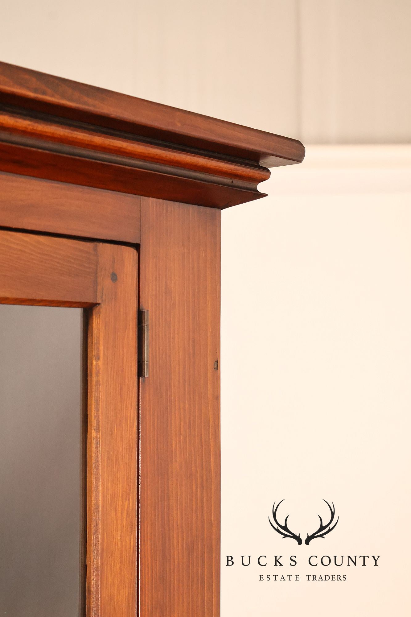 Vintage Farmhouse Style Distress Painted Pine Sideboard with Hutch Top