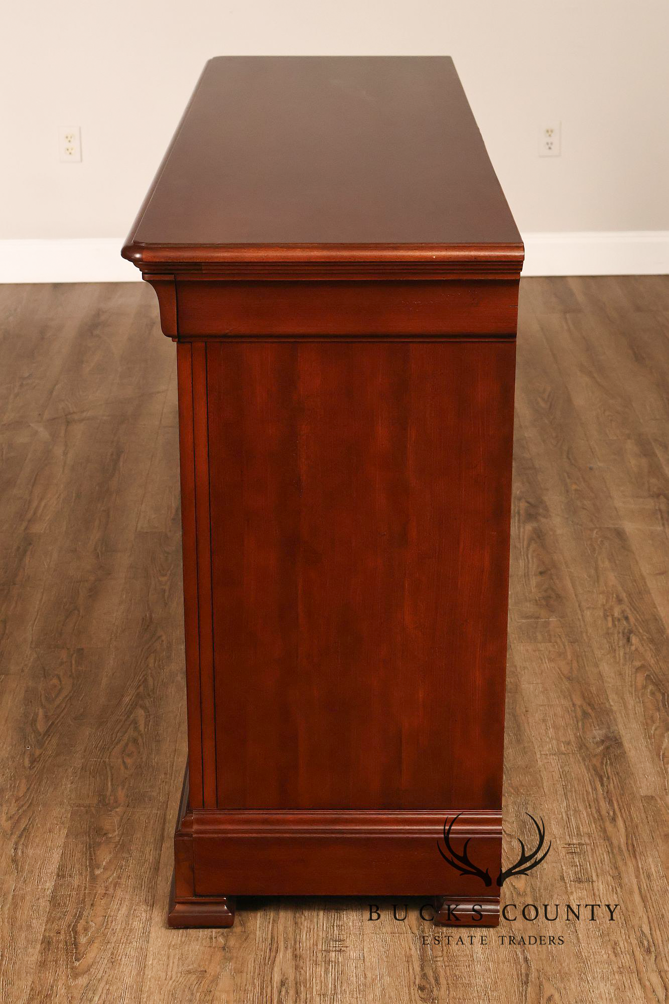 Thomasville Louis Philippe Style Cherry Eight Drawer Dresser