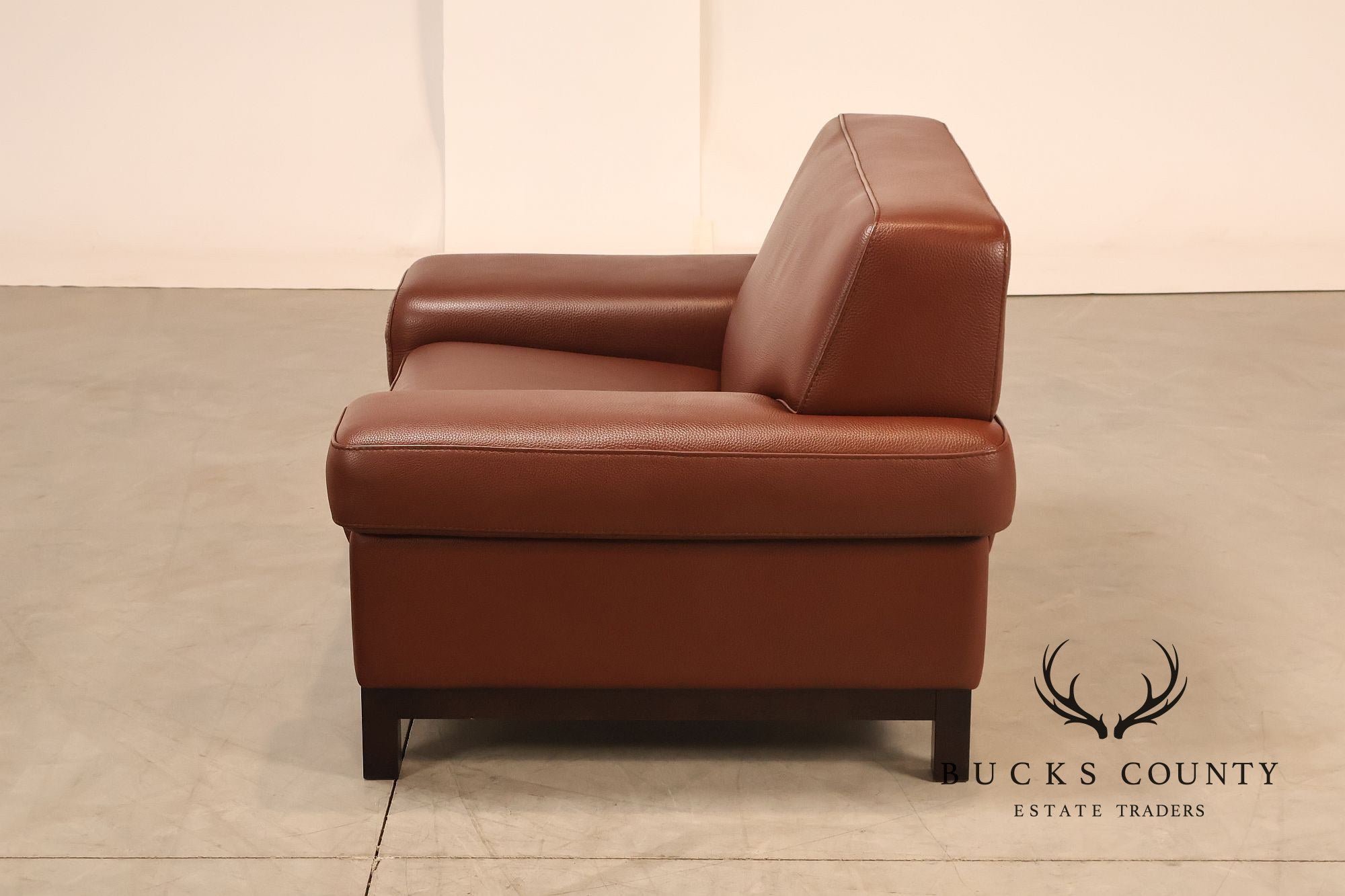 Formenti Pair of Italian Leather Lounge Chairs