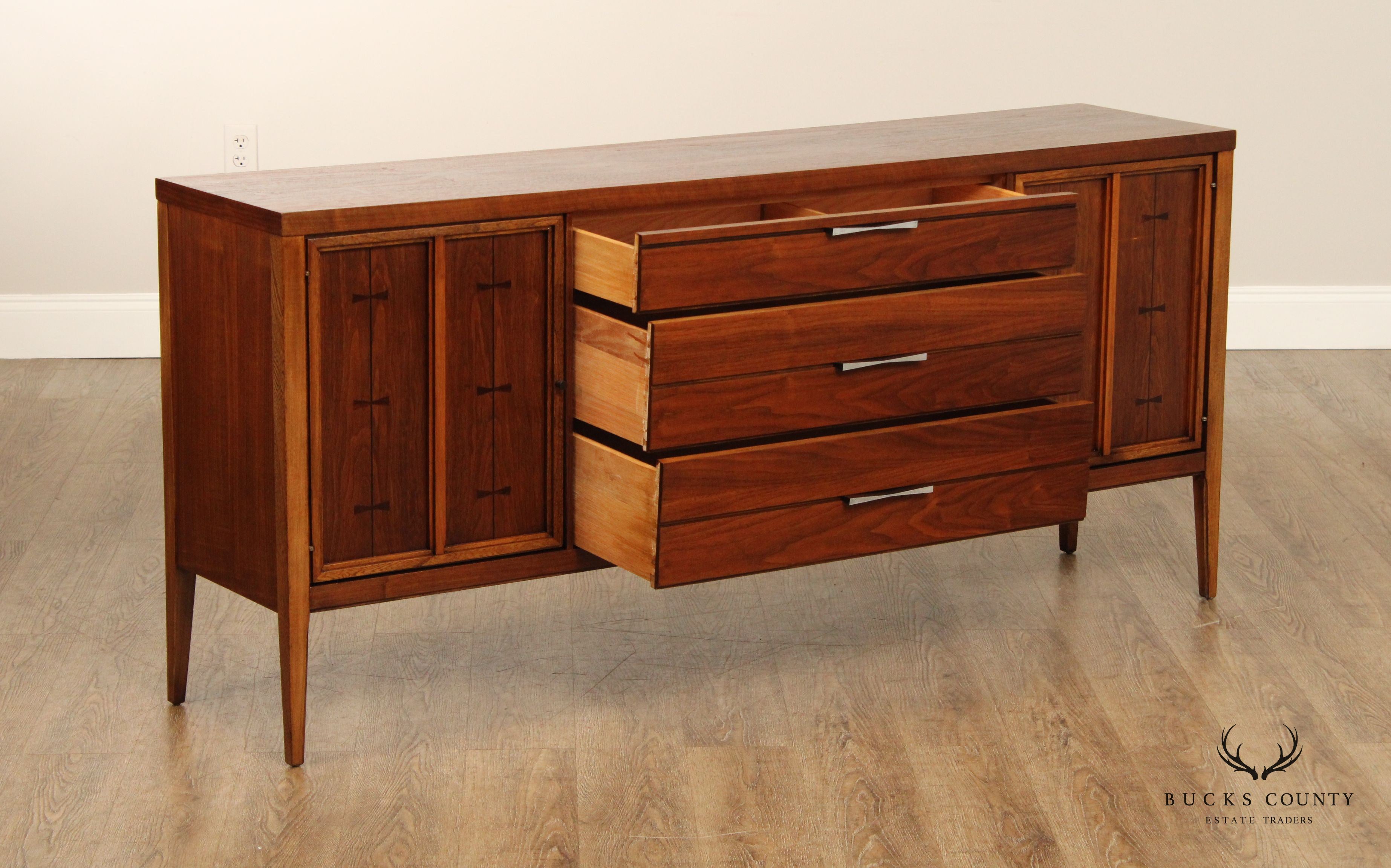 Lane 'Tuxedo' Mid Century Modern Walnut Sideboard