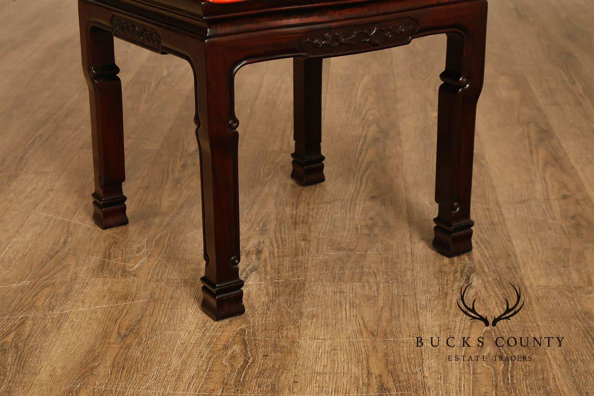 Chinese Style Set Of Eight Rosewood Dining Chairs With Carved Splats