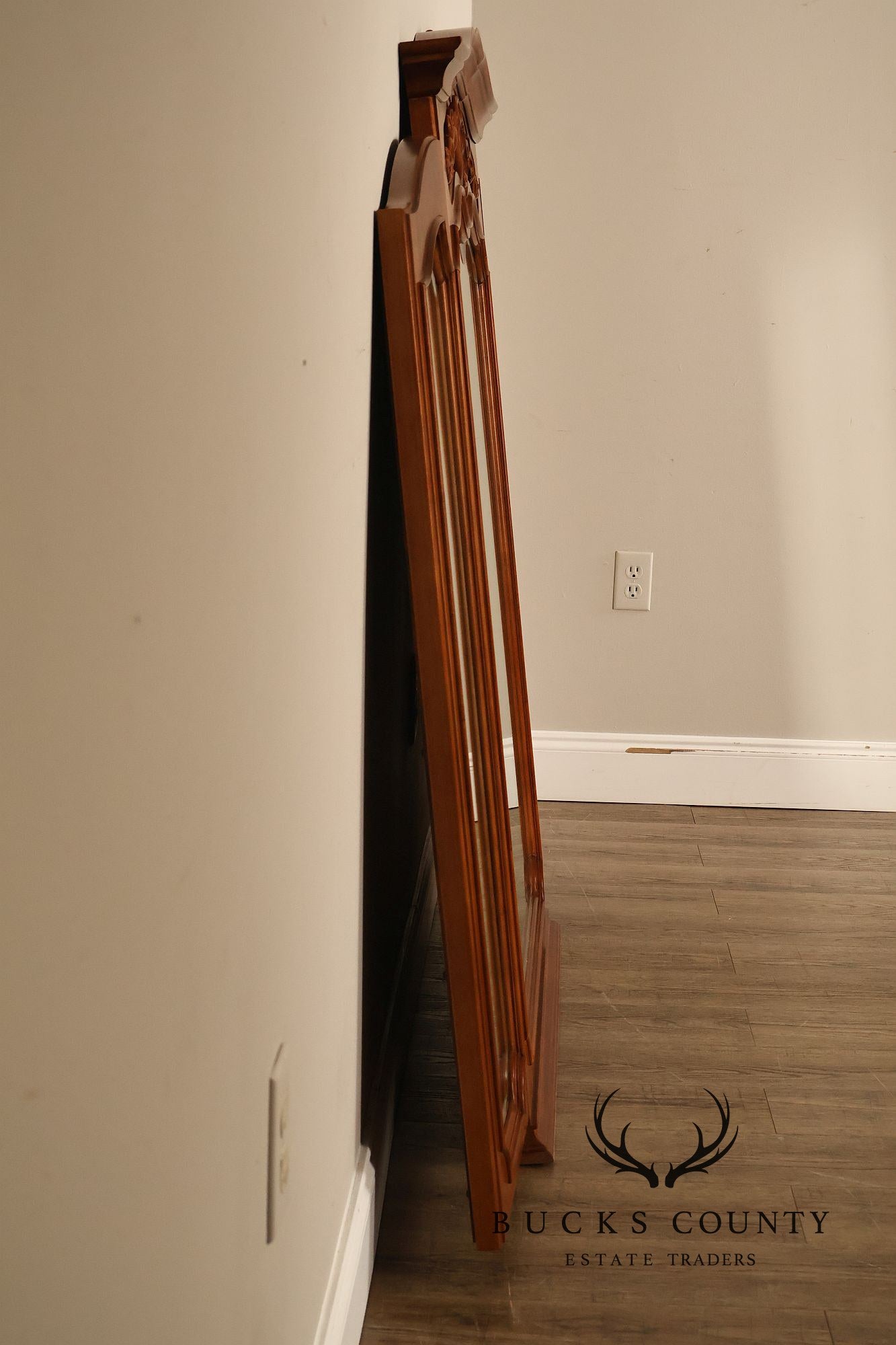 Century Furniture Traditional Tri Fold Mirror