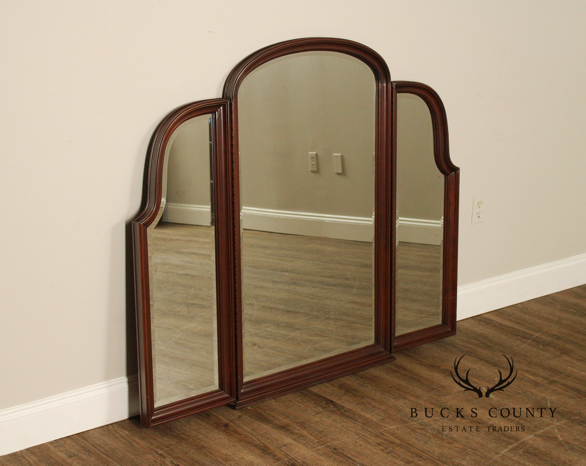 Ethan Allen 'Georgian Court' Cherry Tri-Fold Dresser Mirror