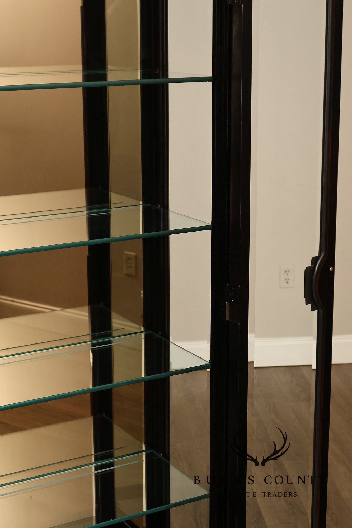 Century Furniture Raymond Sobota Asian Inspired Chin Hua Lighted Glass Curio Cabinet