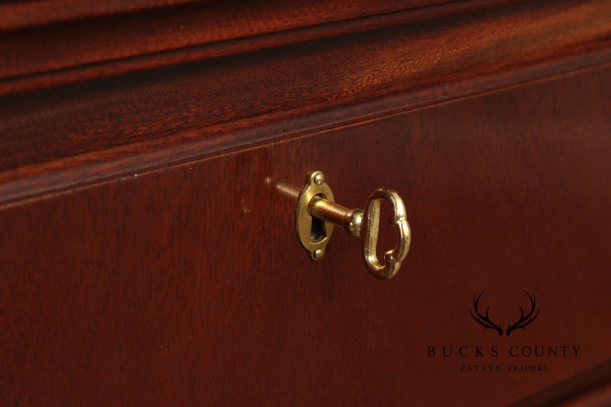 Ethan Allen '18th Century Mahogany' Breakfront Bookcase