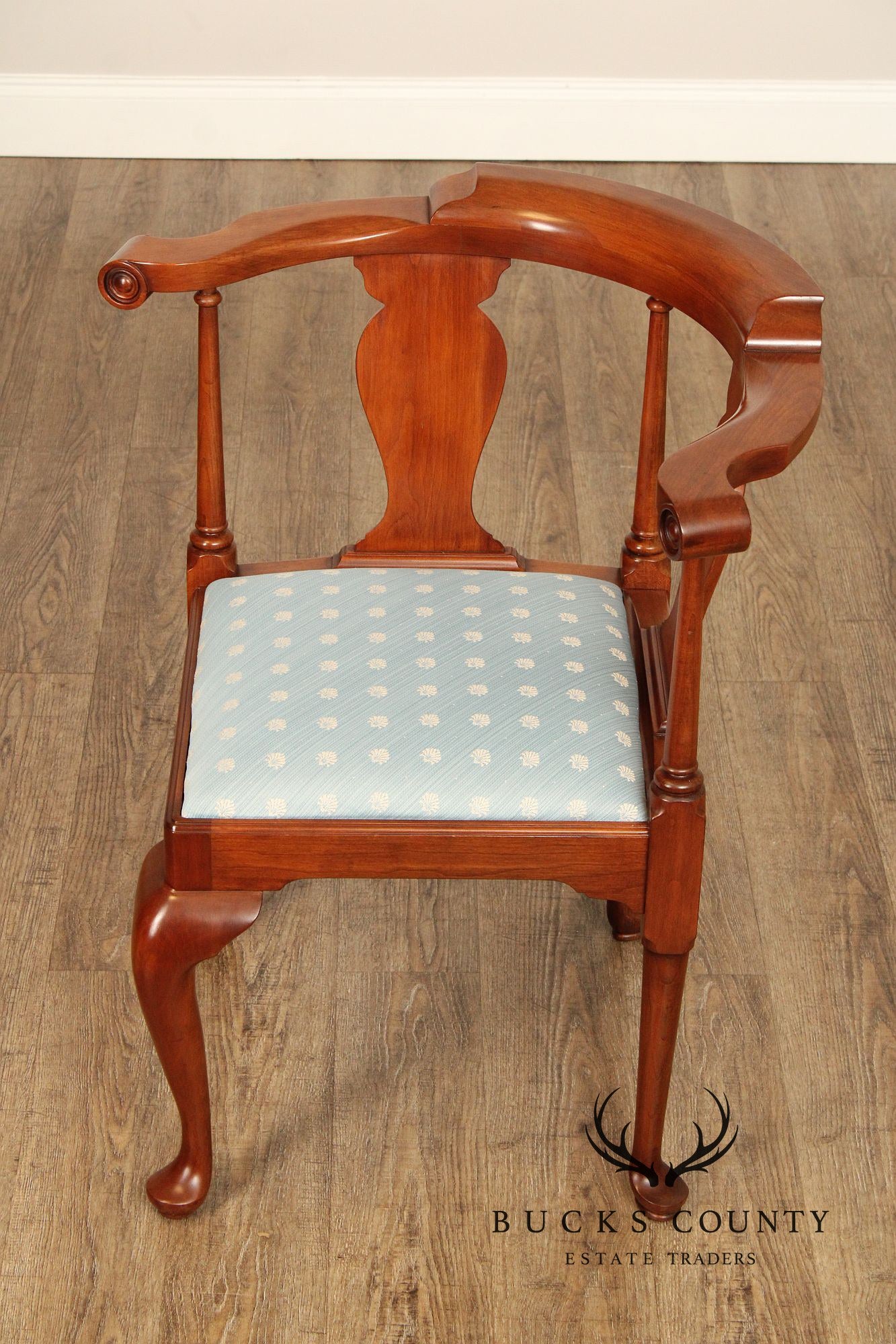 Henkel Harris Queen Anne Style Cherry Corner Chair