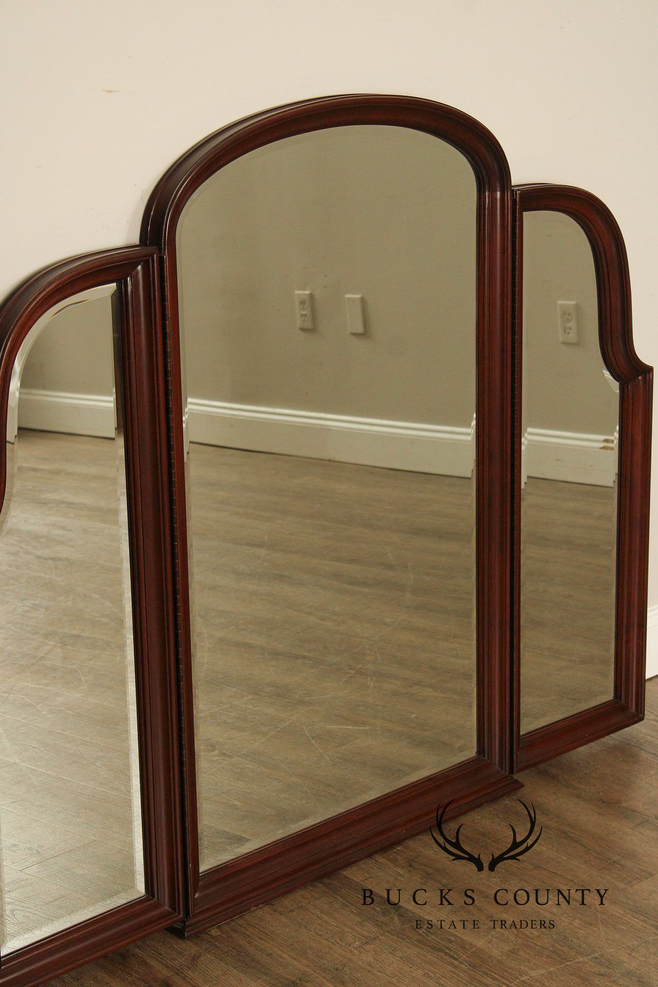 Ethan Allen 'Georgian Court' Cherry Tri-Fold Dresser Mirror