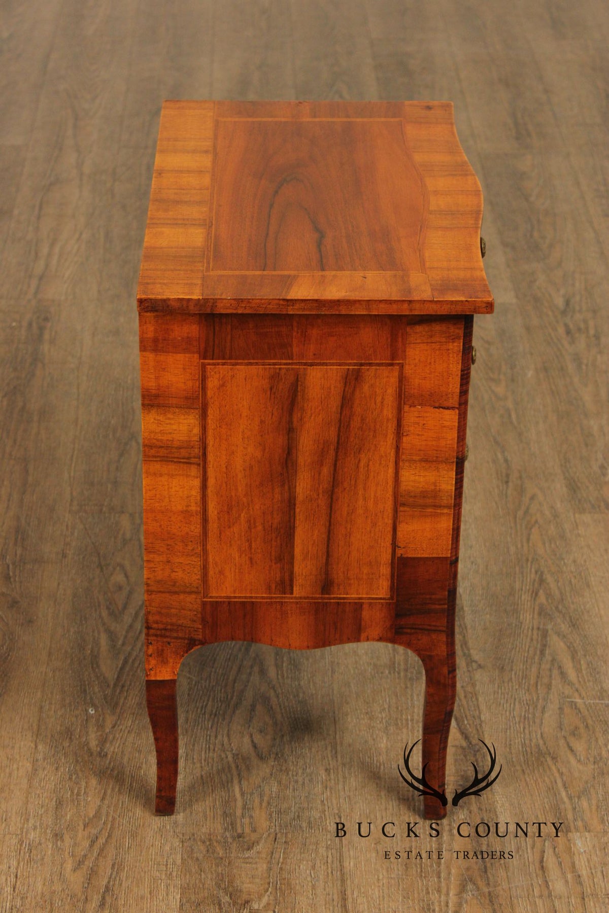 Antique Italian Inlaid Walnut Pair Of Bombe Commodes Or Nightstands