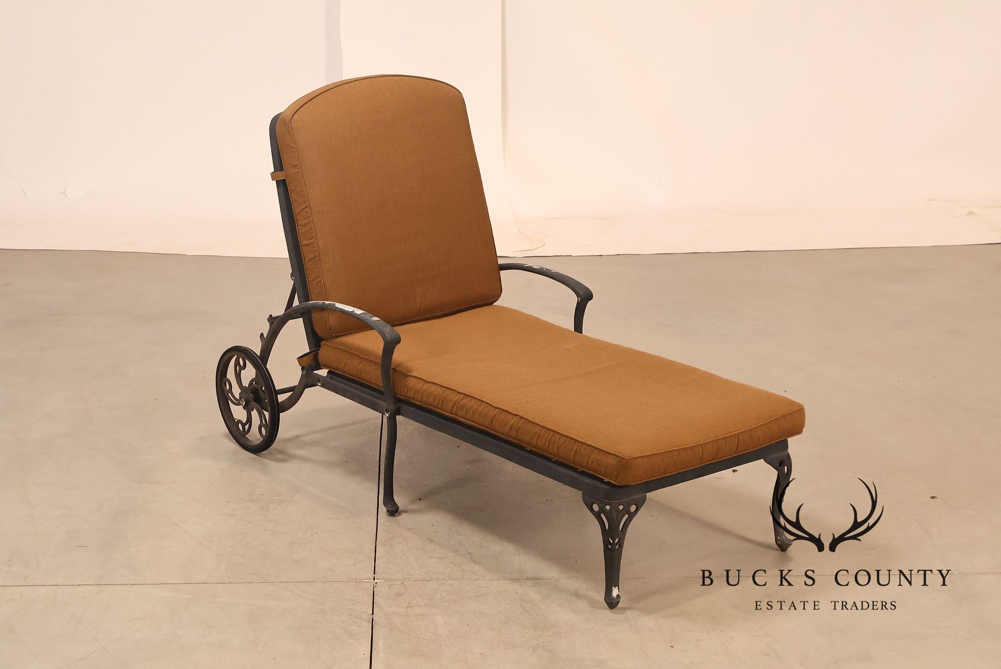 Hanamint Tuscany Pair Of Cast Aluminum Outdoor Chaise Lounge Chairs
