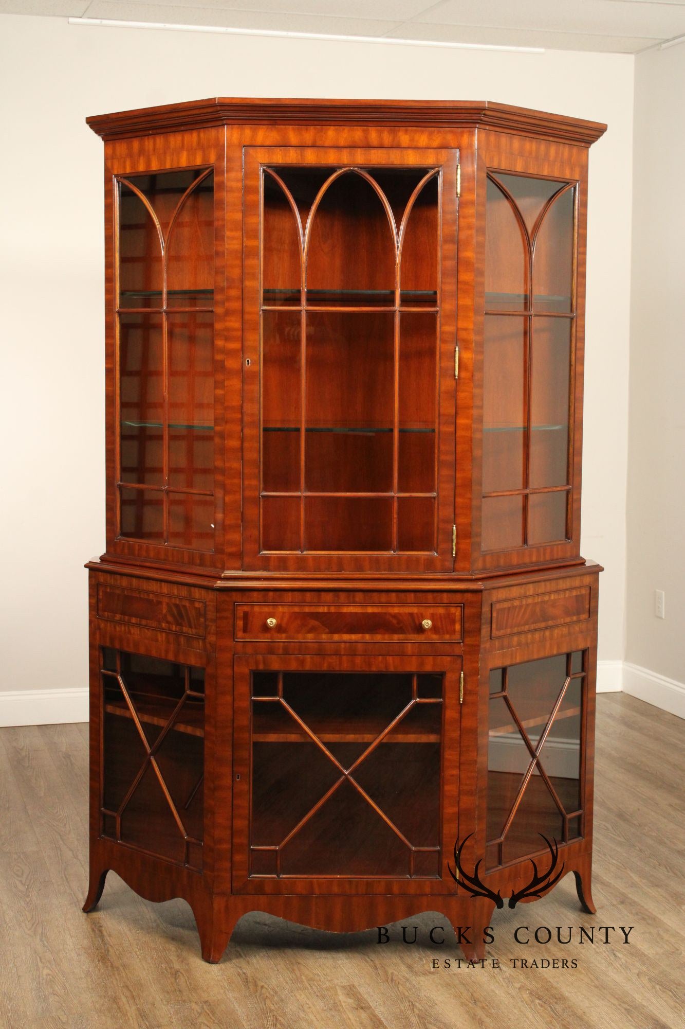 MAITLAND SMITH  REGENCY STYLE MAHOGANY CHINA DISPLAY CABINET