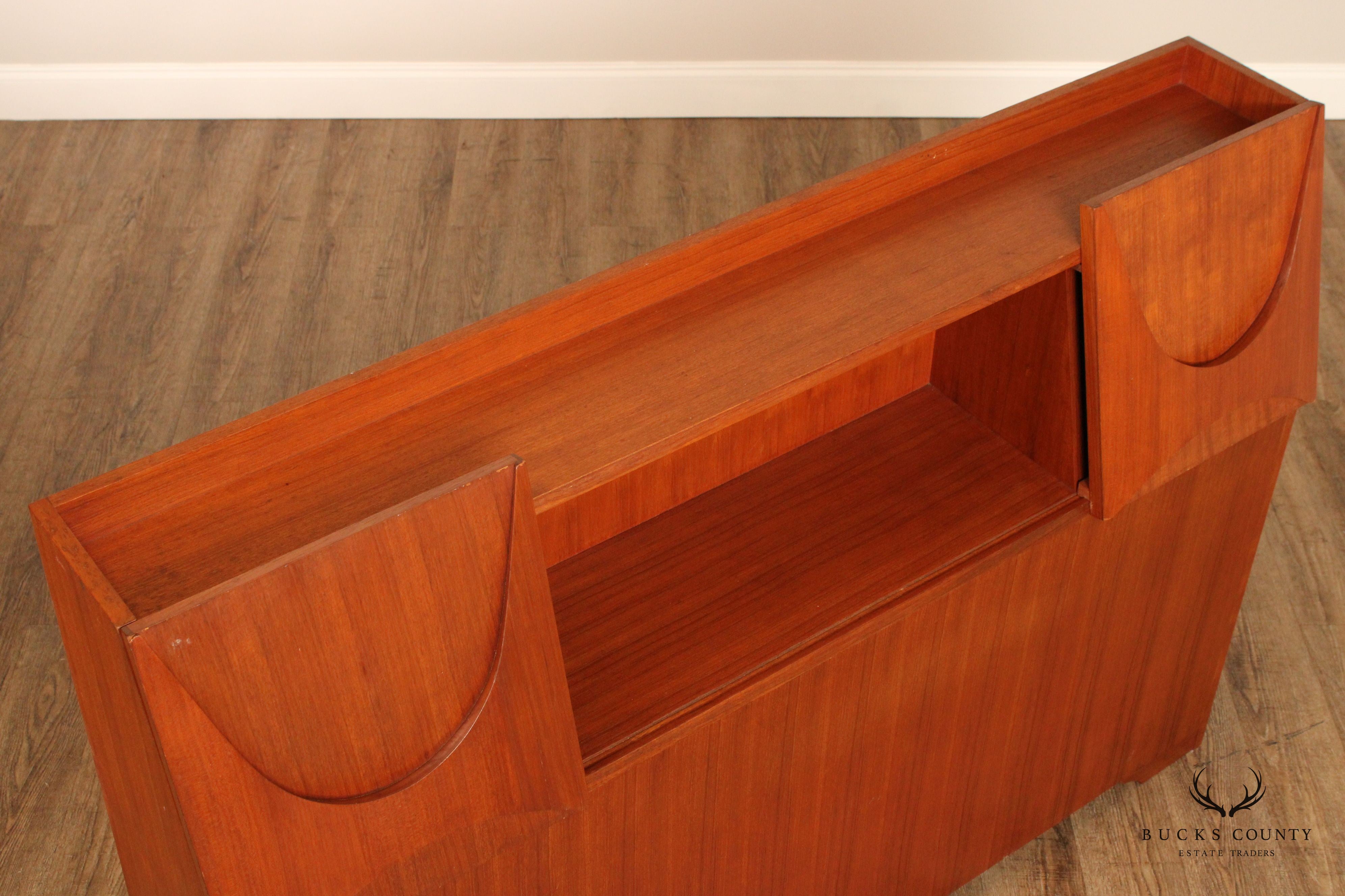 Broyhill 'Brasilia' Mid Century Modern Queen Headboard