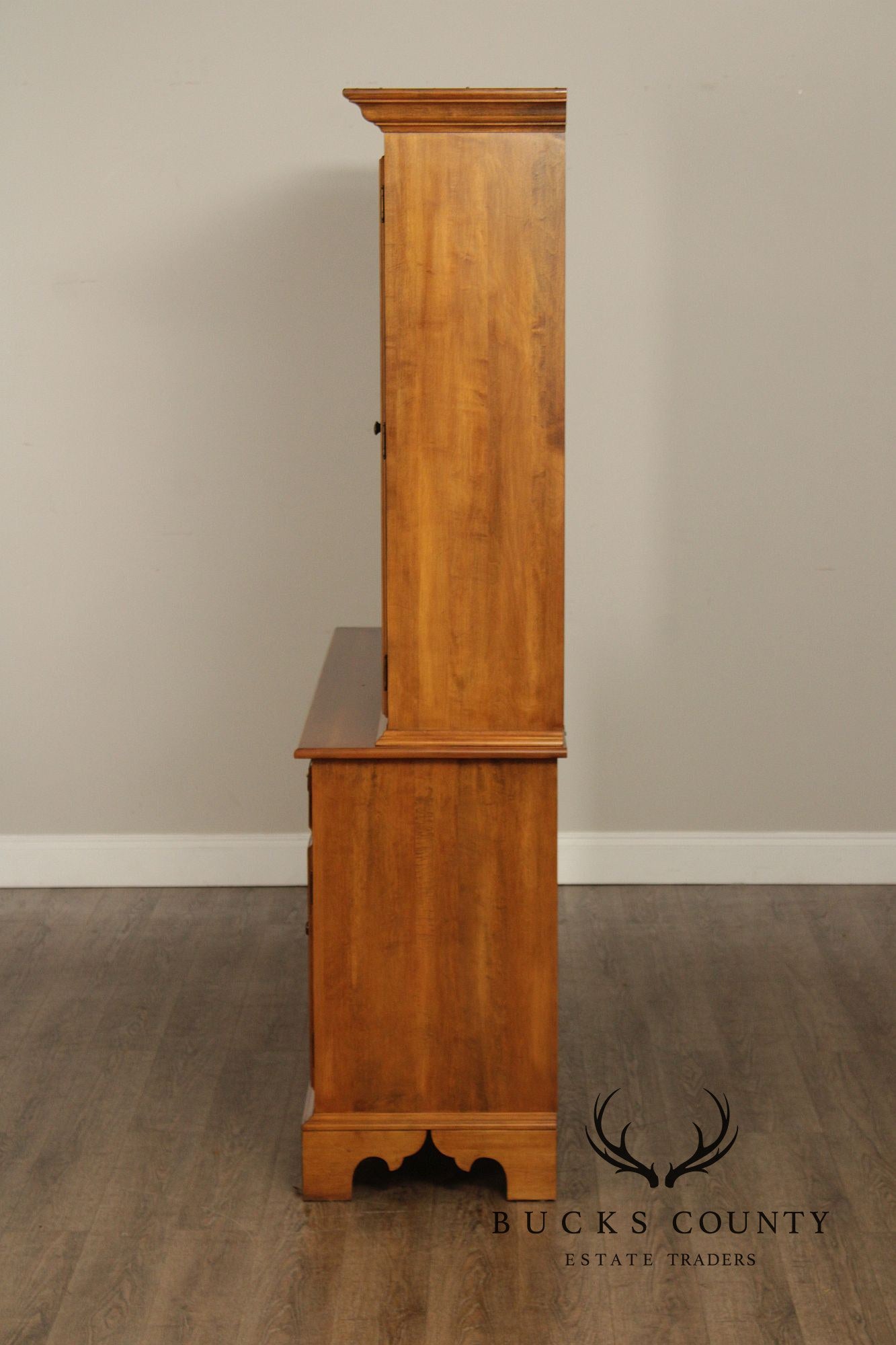 Ethan Allen 1776 Collection Maple Lighted China Cabinet