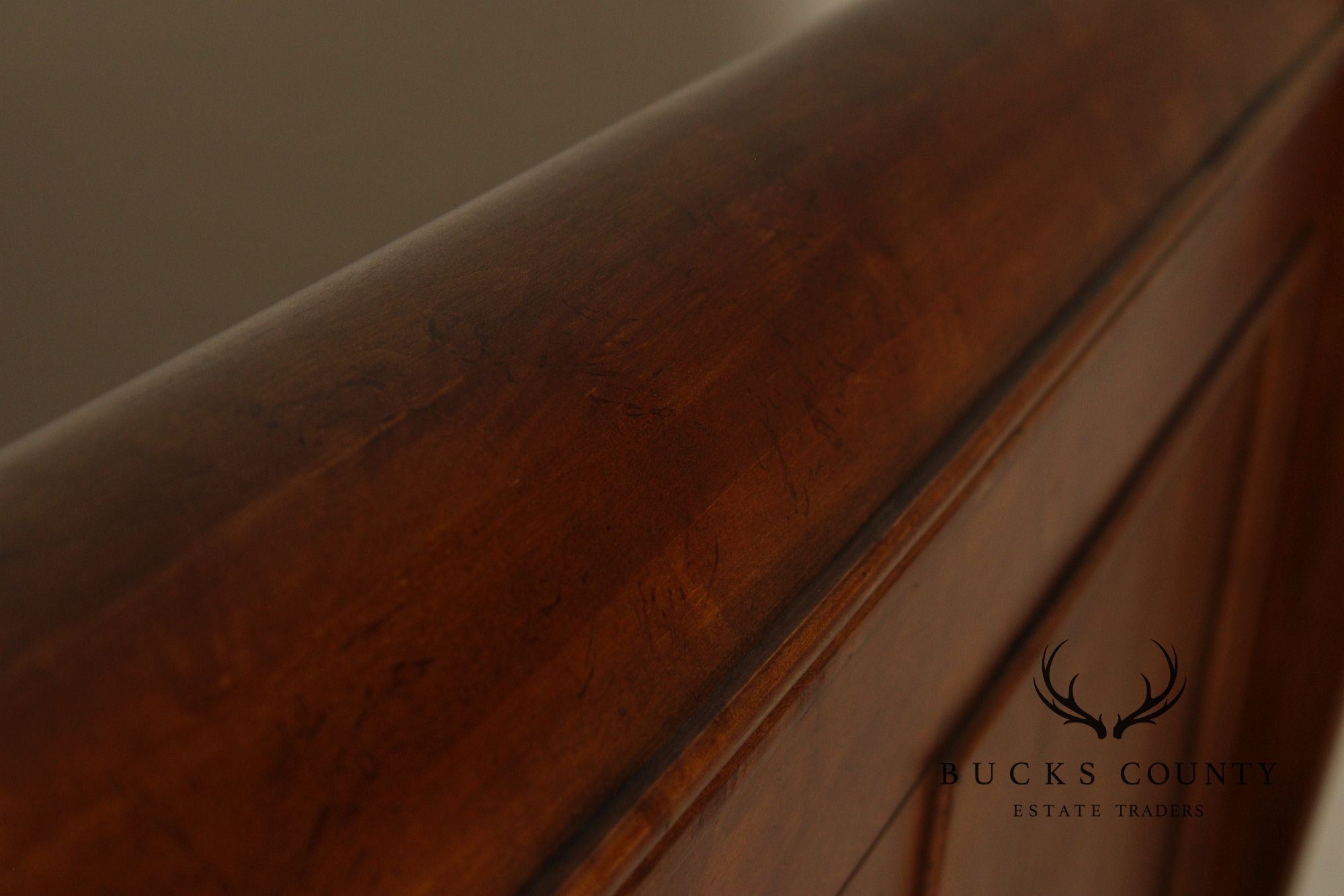 ETHAN ALLEN ‘NEW COUNTRY’ MAPLE QUEEN SLEIGH BED