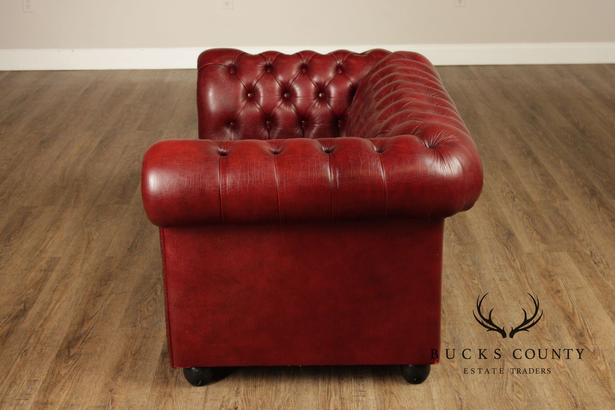 English Traditional Style Tufted Leather Chesterfield Loveseat
