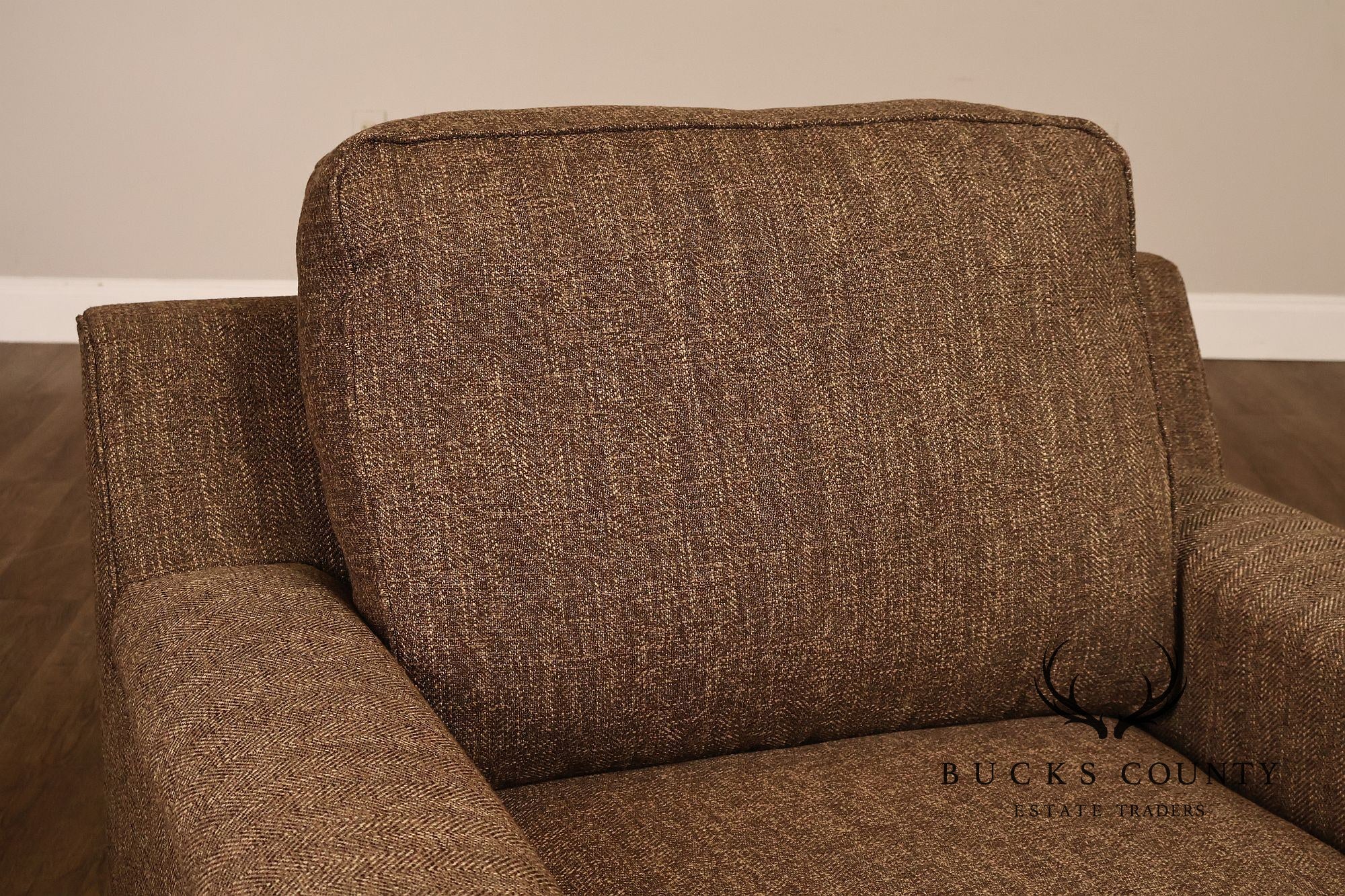 La-Z-Boy Contemporary Style Upholstered Lounge Chair