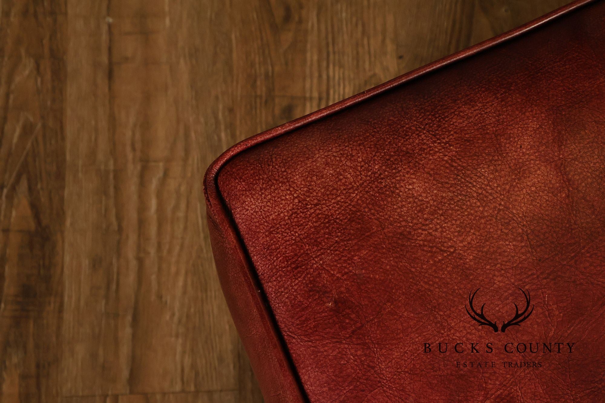 English Traditional Style Pair of Leather Ottomans