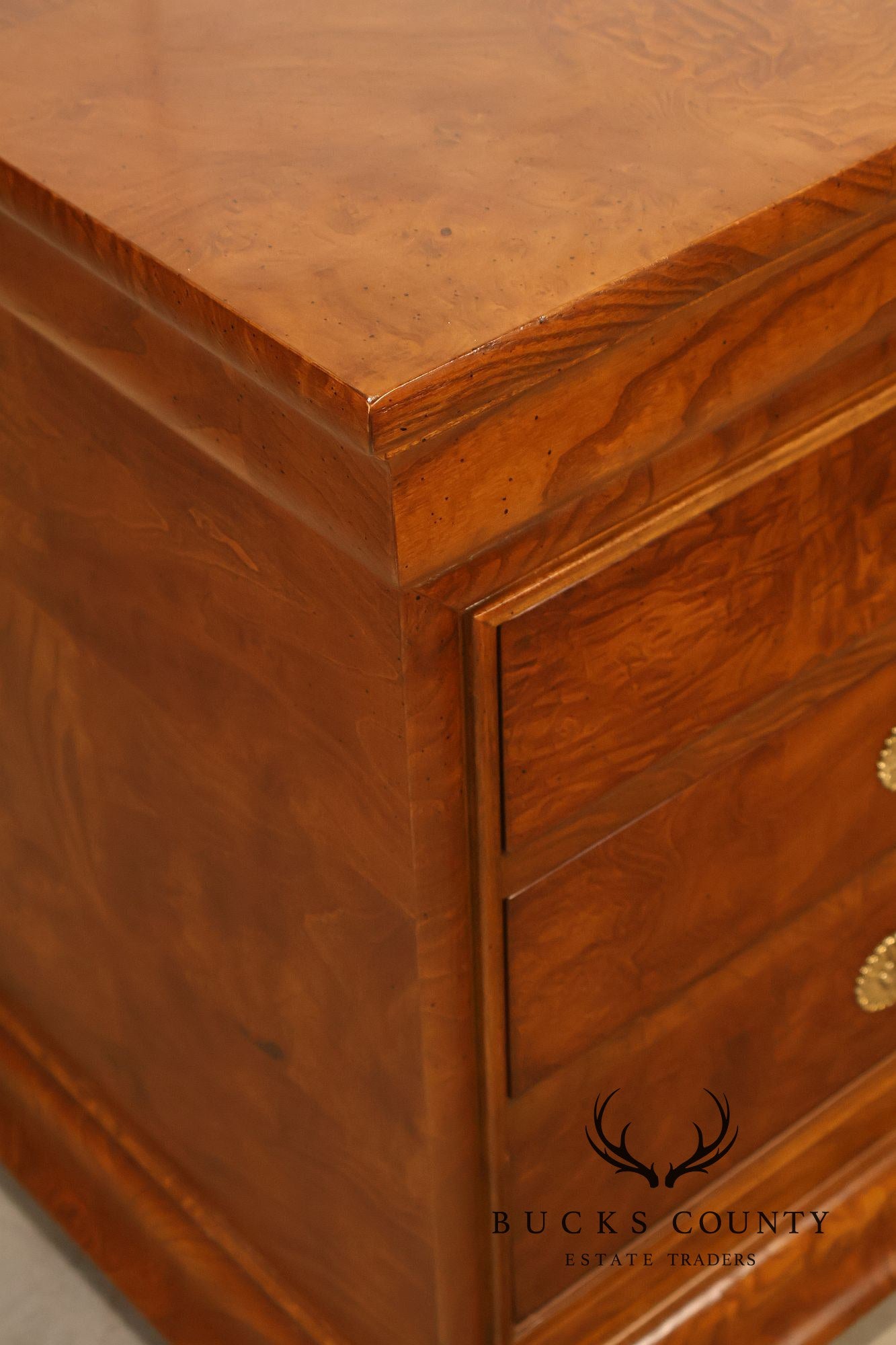 Henredon 'Charles X' Pair of  Burlwood Nightstands
