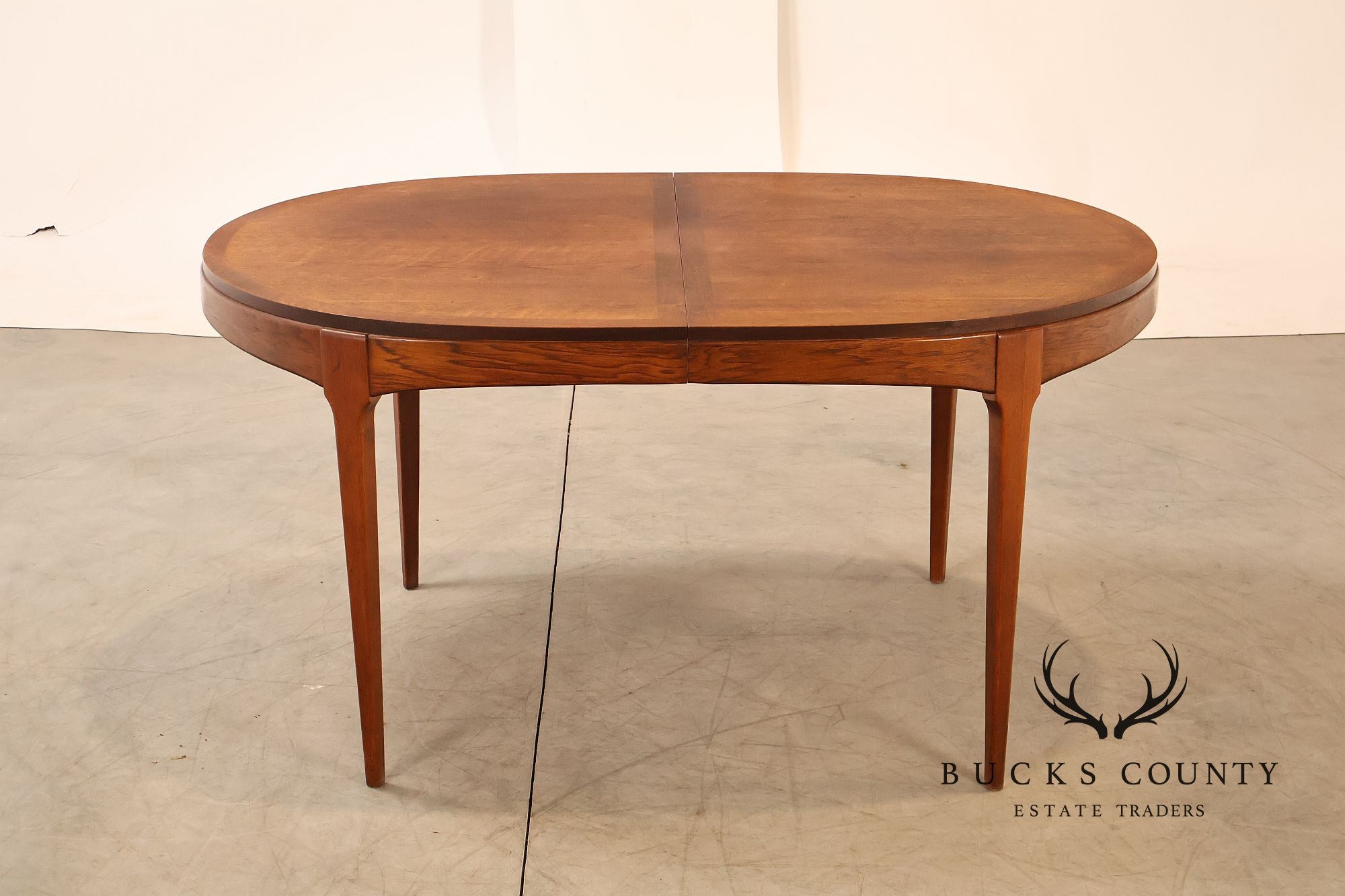 Lane 'Rhythm' Mid Century Modern Walnut Expandable Dining Table