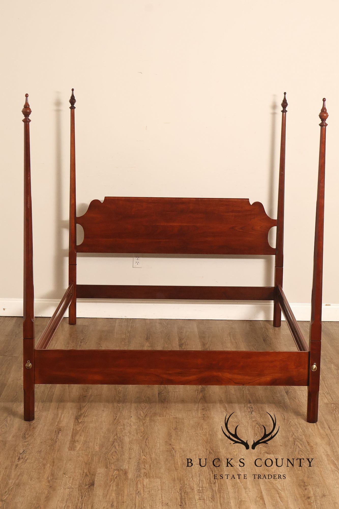 Statton Cherry Queen Size Poster Bed