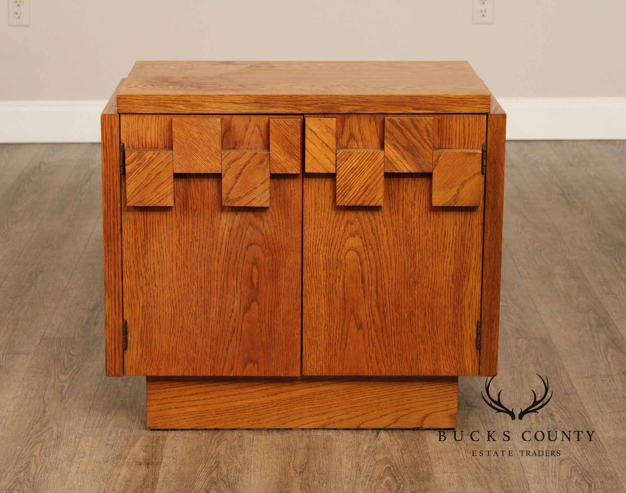 Lane Mid Century Modern Pair of Brutalist Oak Nightstands