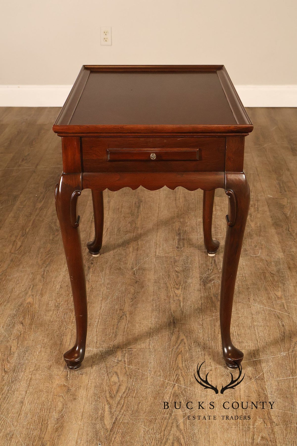 Ethan Allen Georgian Court Cherry Queen Anne Side Table With Pull-Out Slides