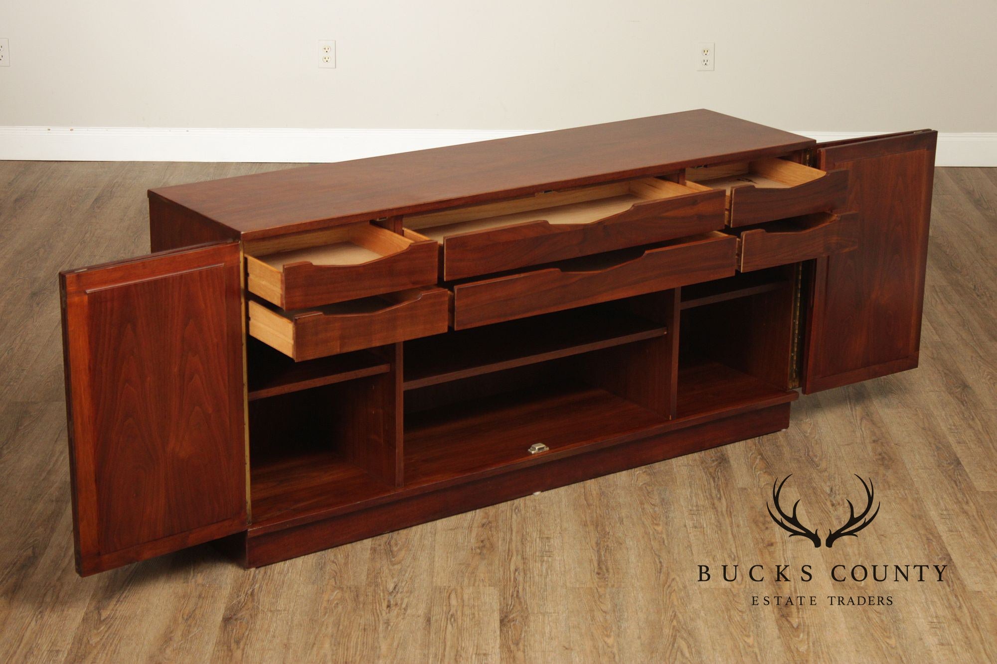 Jack Cartwright Mid-Century Modern Walnut Credenza Sideboard