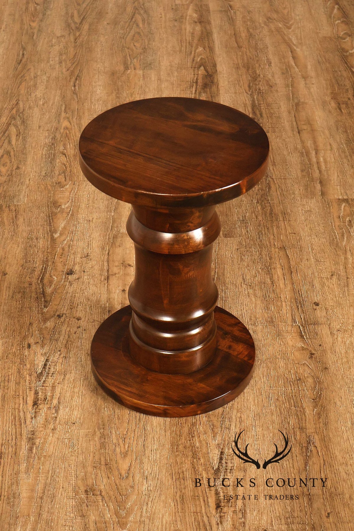 British Colonial Style Pair of Turned Wood Pedestals