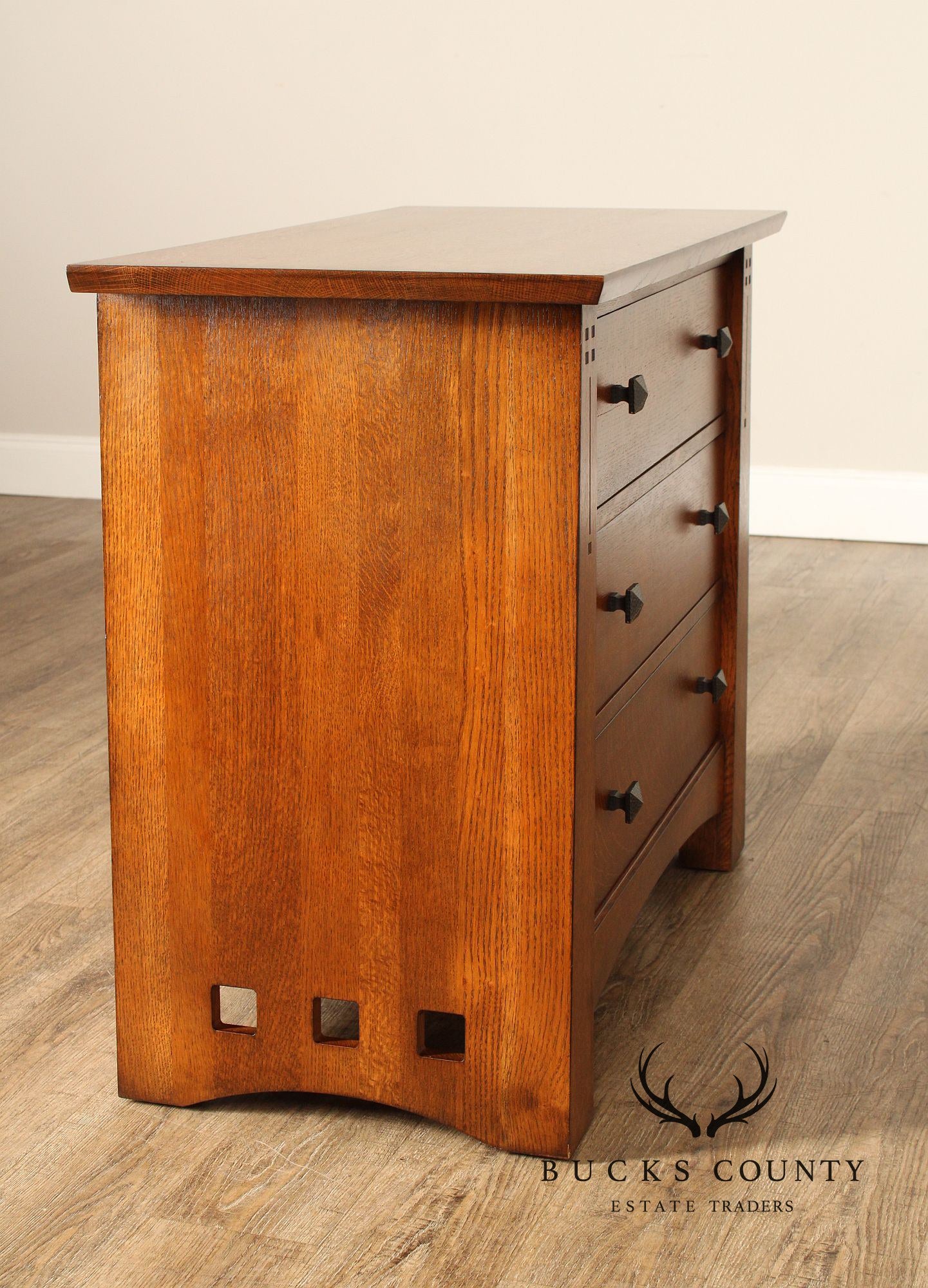 Stickley 'Highlands' Pair of Three Drawer Oak Nightstands