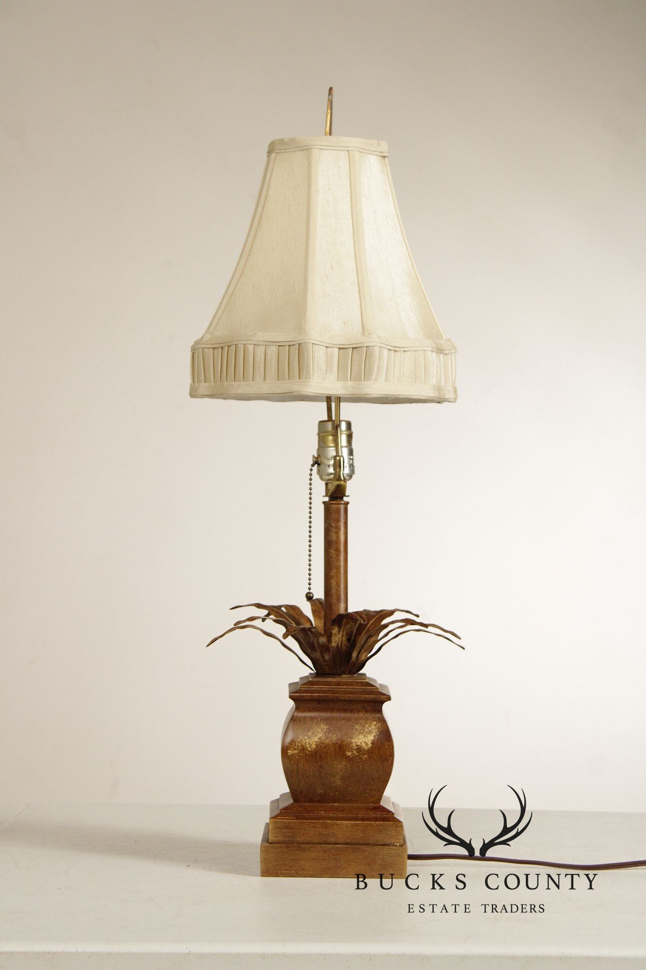 Contemporary Pineapple Table Lamp