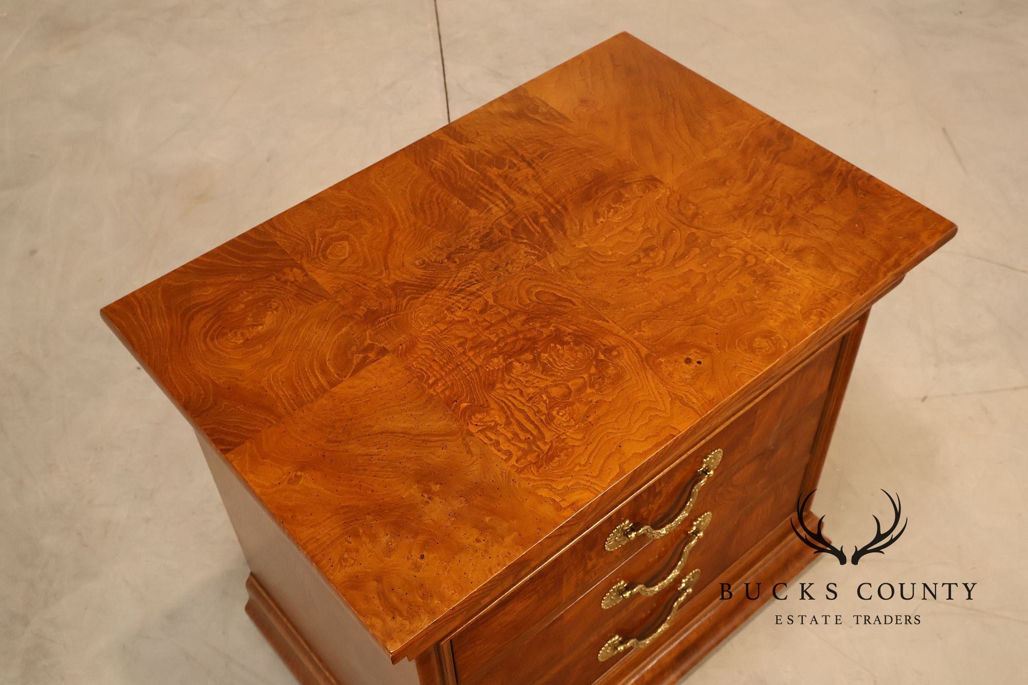 Henredon 'Charles X' Pair of  Burlwood Nightstands