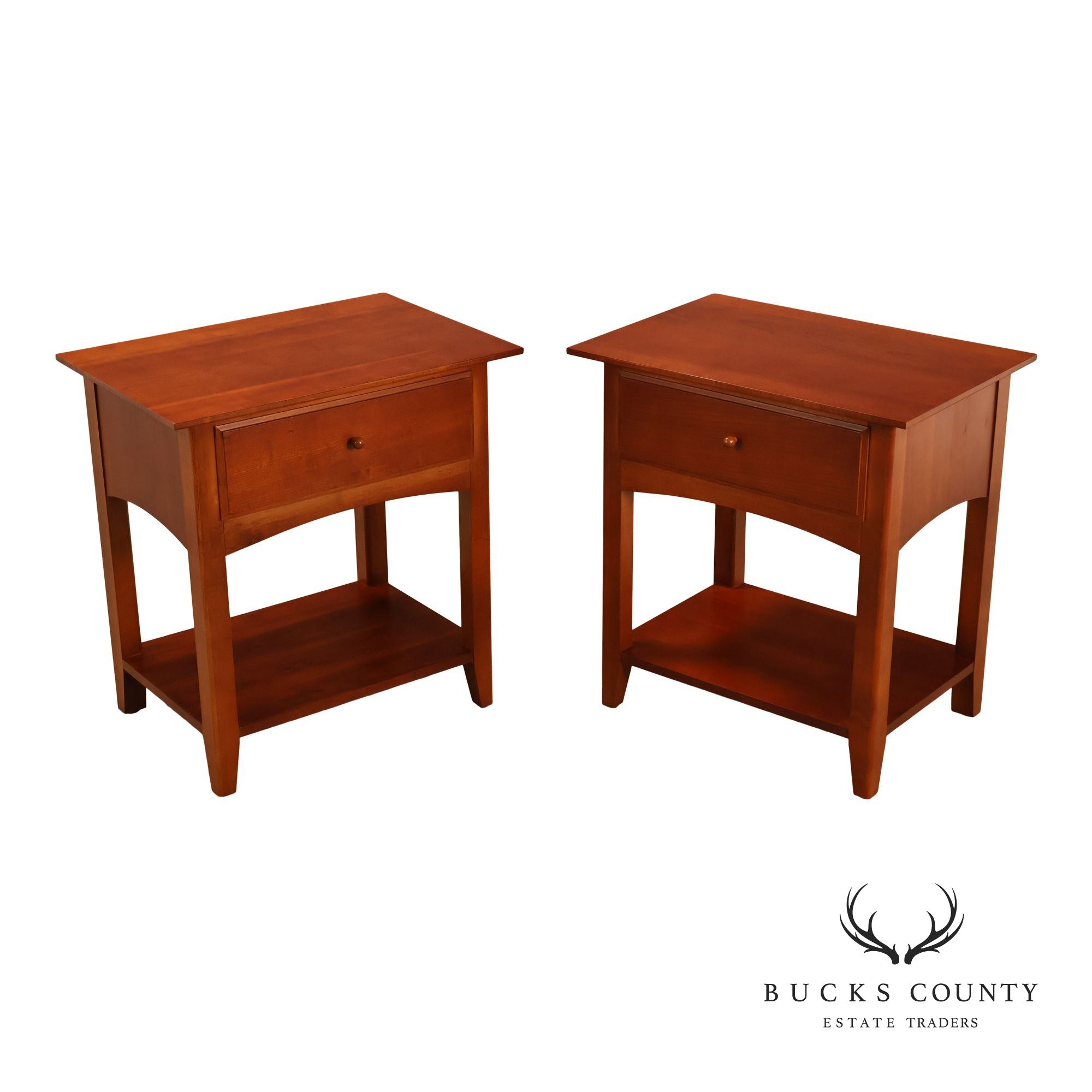 Thomasville 'Impressions' Mission Style Pair of Cherry Nightstands