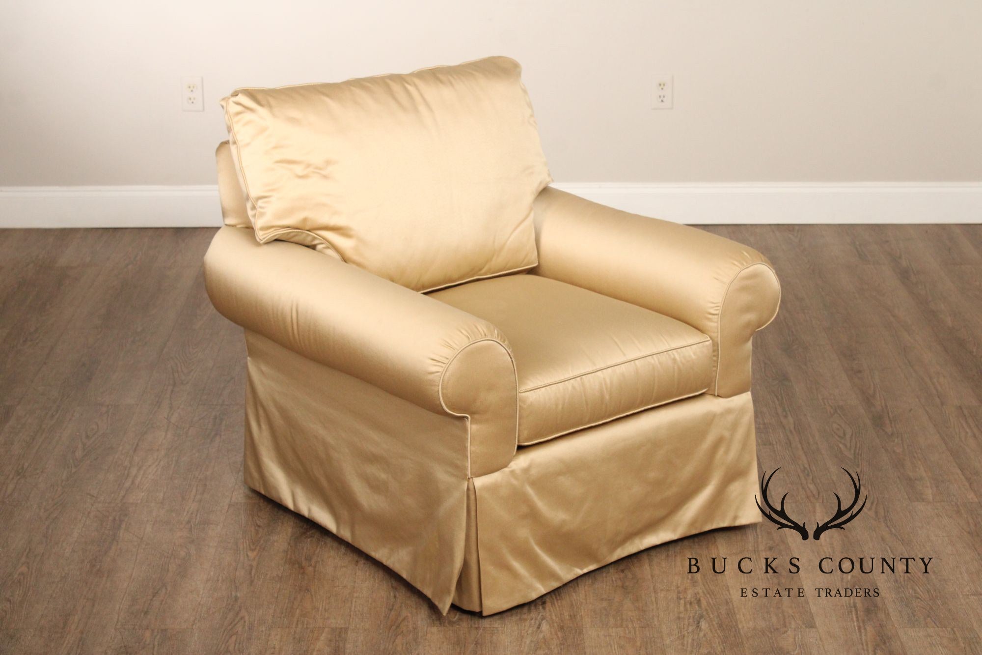 Alexandria Classic Rolled Arm Lounge Chair