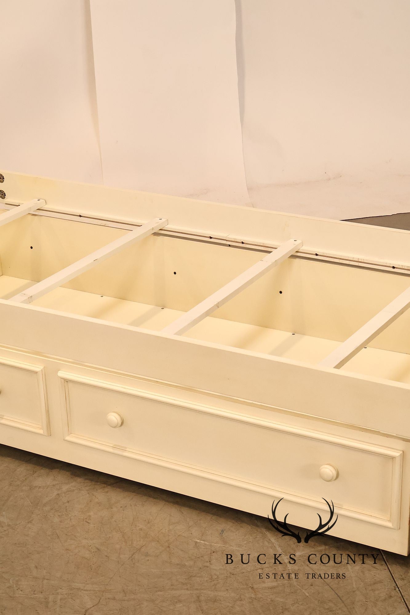 Ethan Allen Painted Beadboard Trundle Daybed