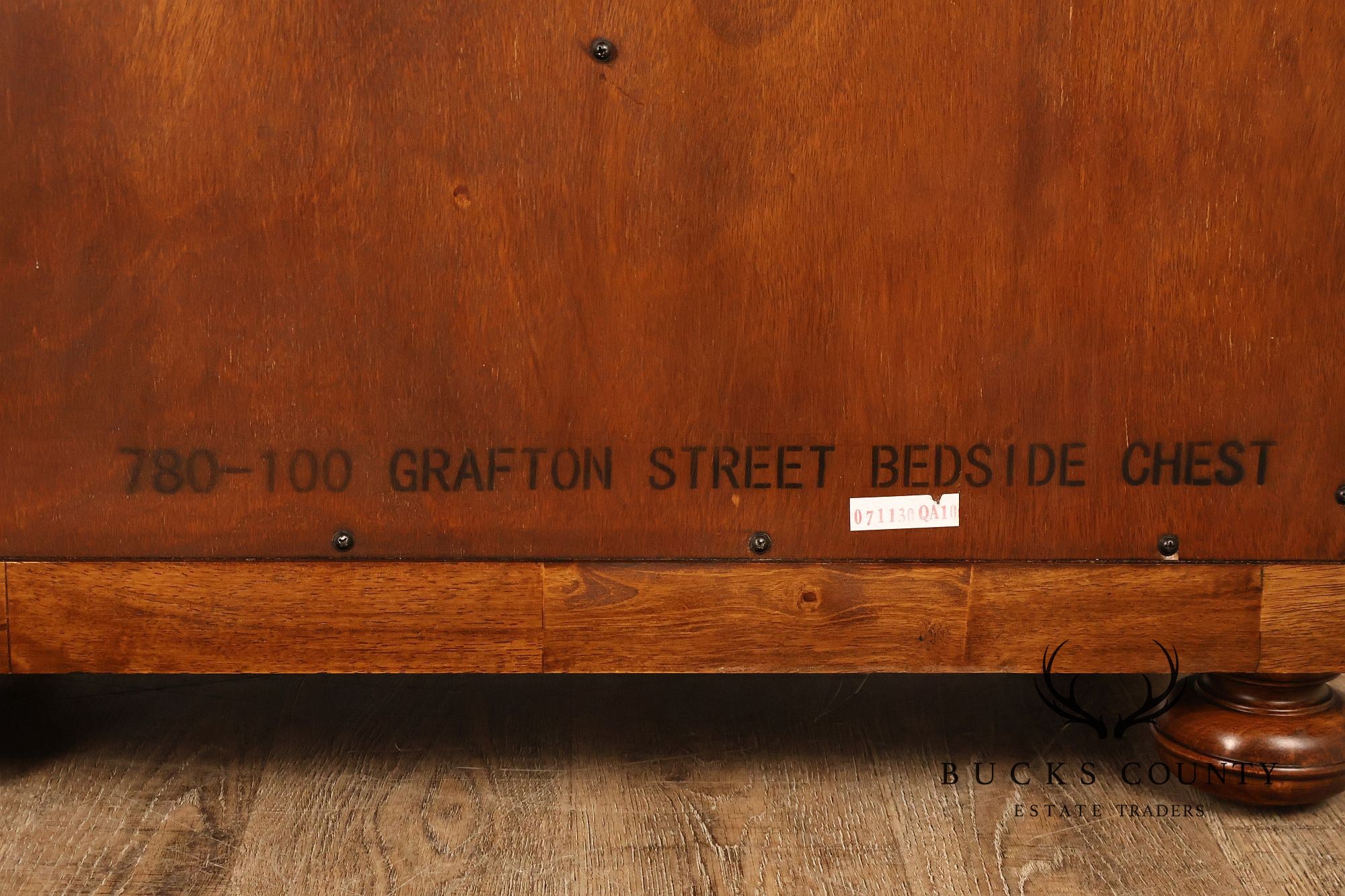 Grafton Street Mahogany Pair of Bedside Chests Nightstands