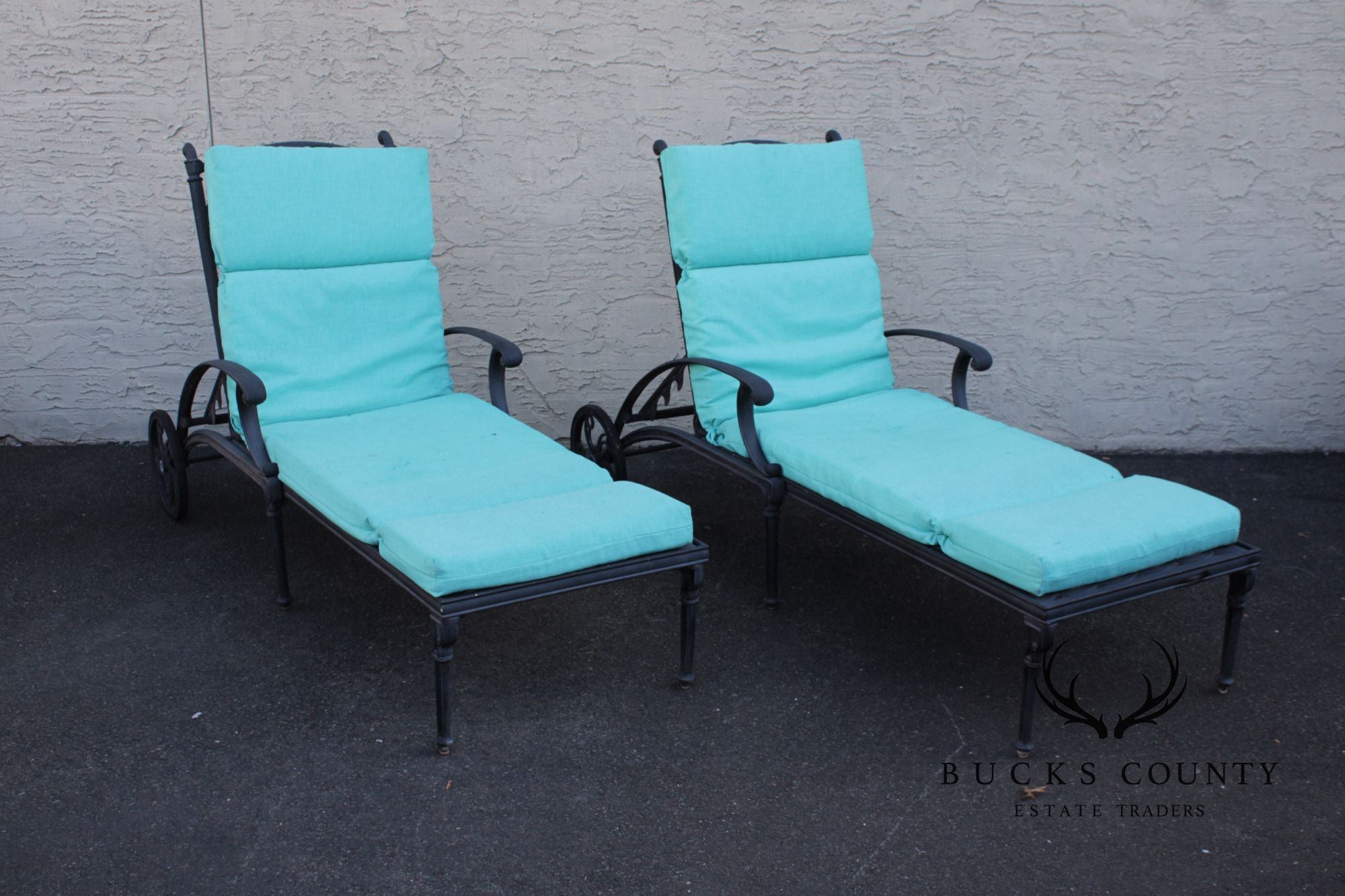 Hanamint Pair of Cast Aluminum 'Biscayne' Outdoor Chaise Lounges