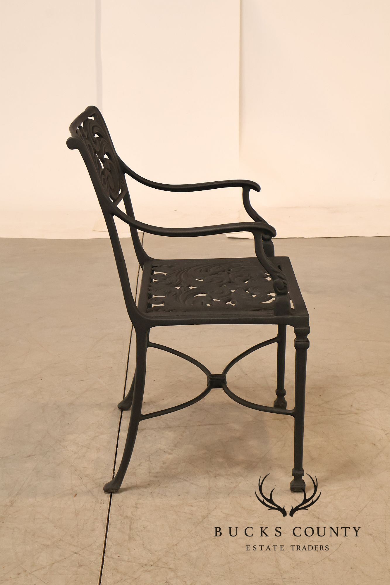 Cast Aluminum Outdoor Dining Set With Pierced Decoration