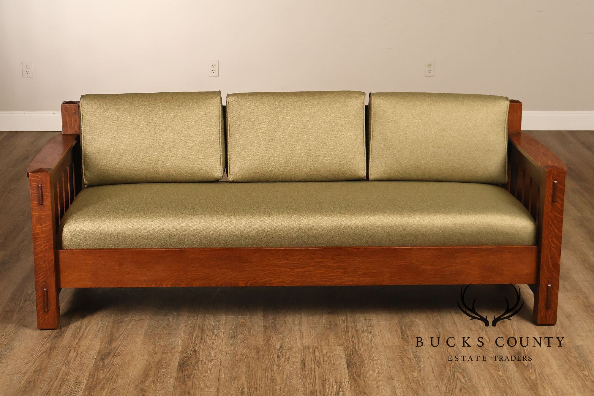 Custom Quality Mission Style Oak Settle Sofa