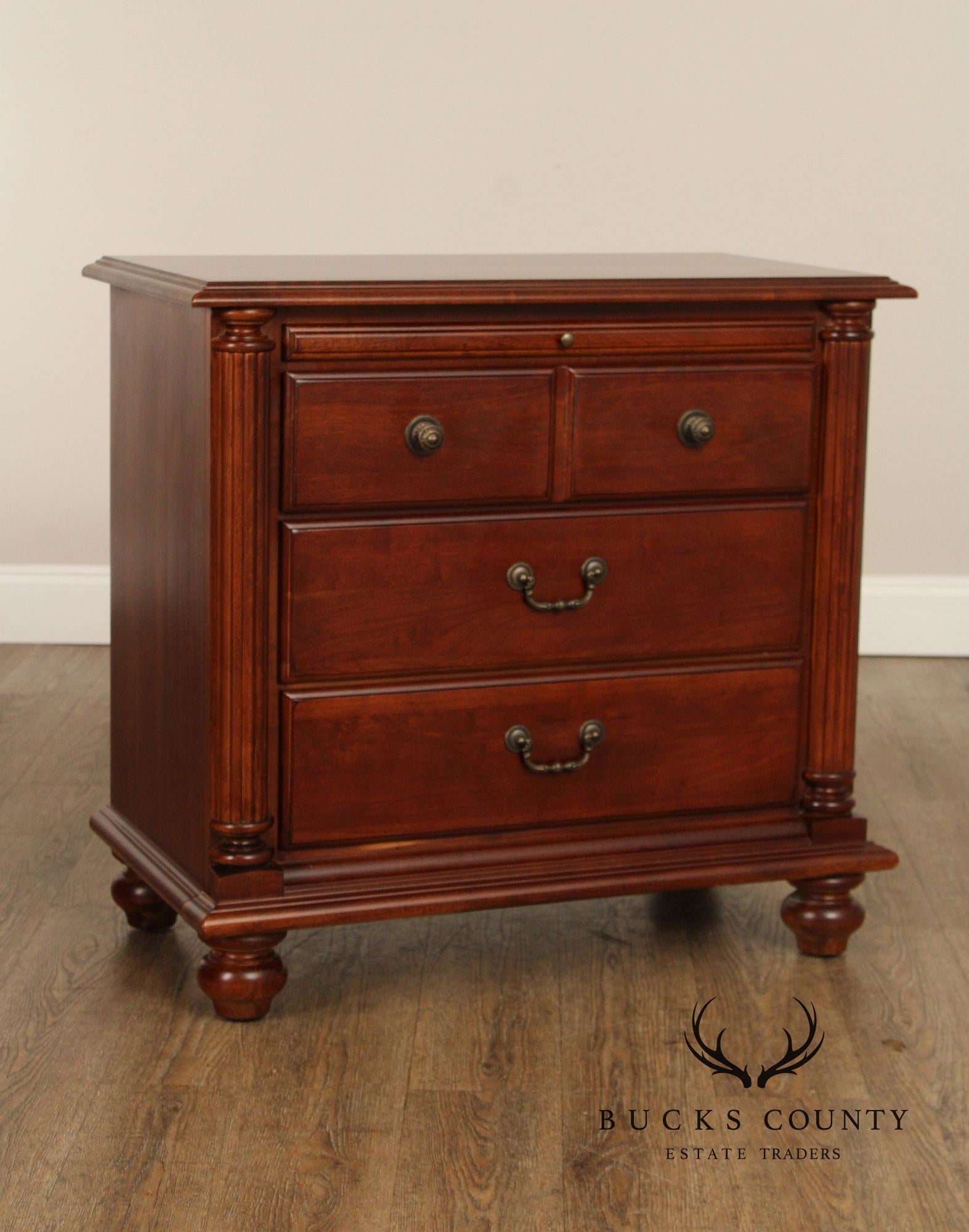 Hooker Furniture Traditional Bachelor's Chest Nightstand