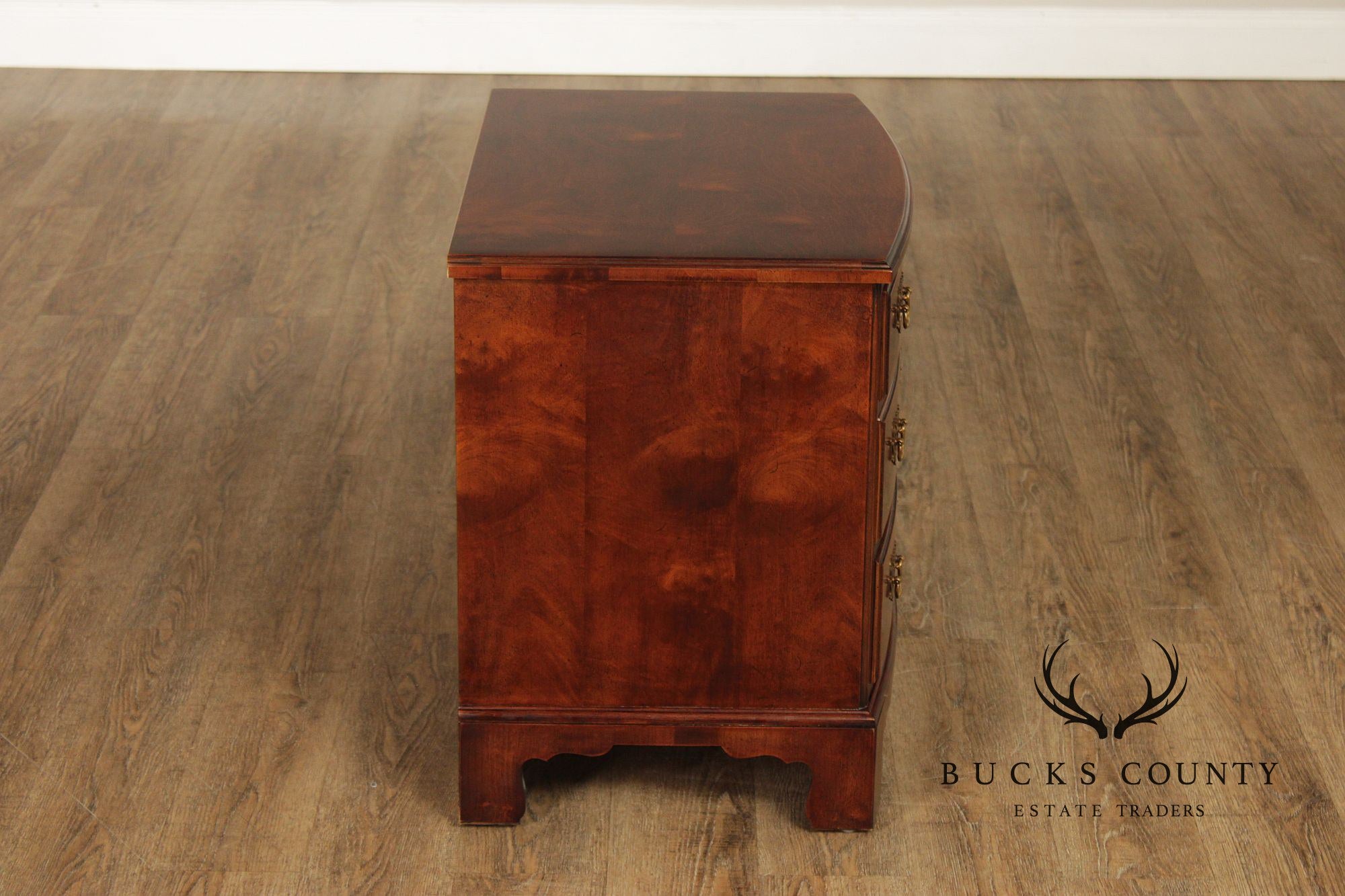 Henredon Aston Court Pair Of Mahogany Nightstands