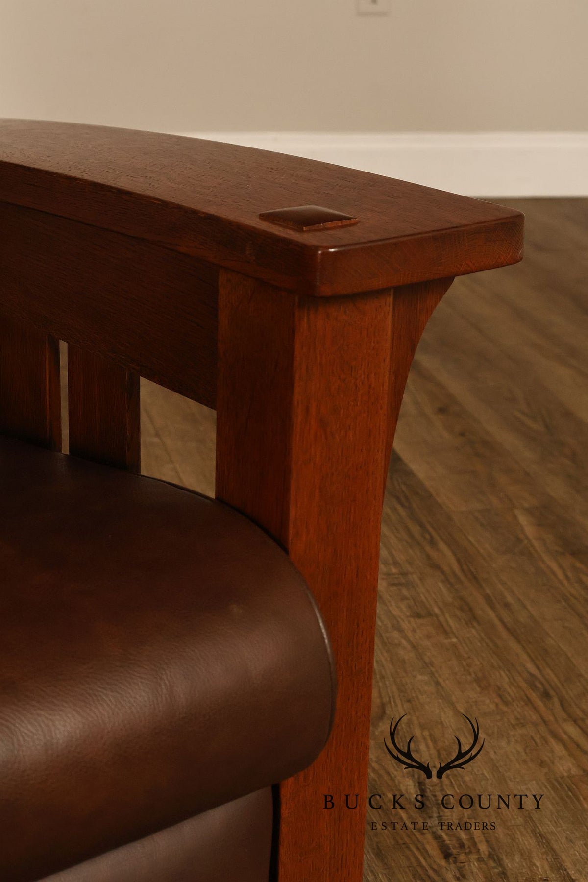 Stickley Mission Collection Pair of Bustle Back Bow Arm Morris Recliners
