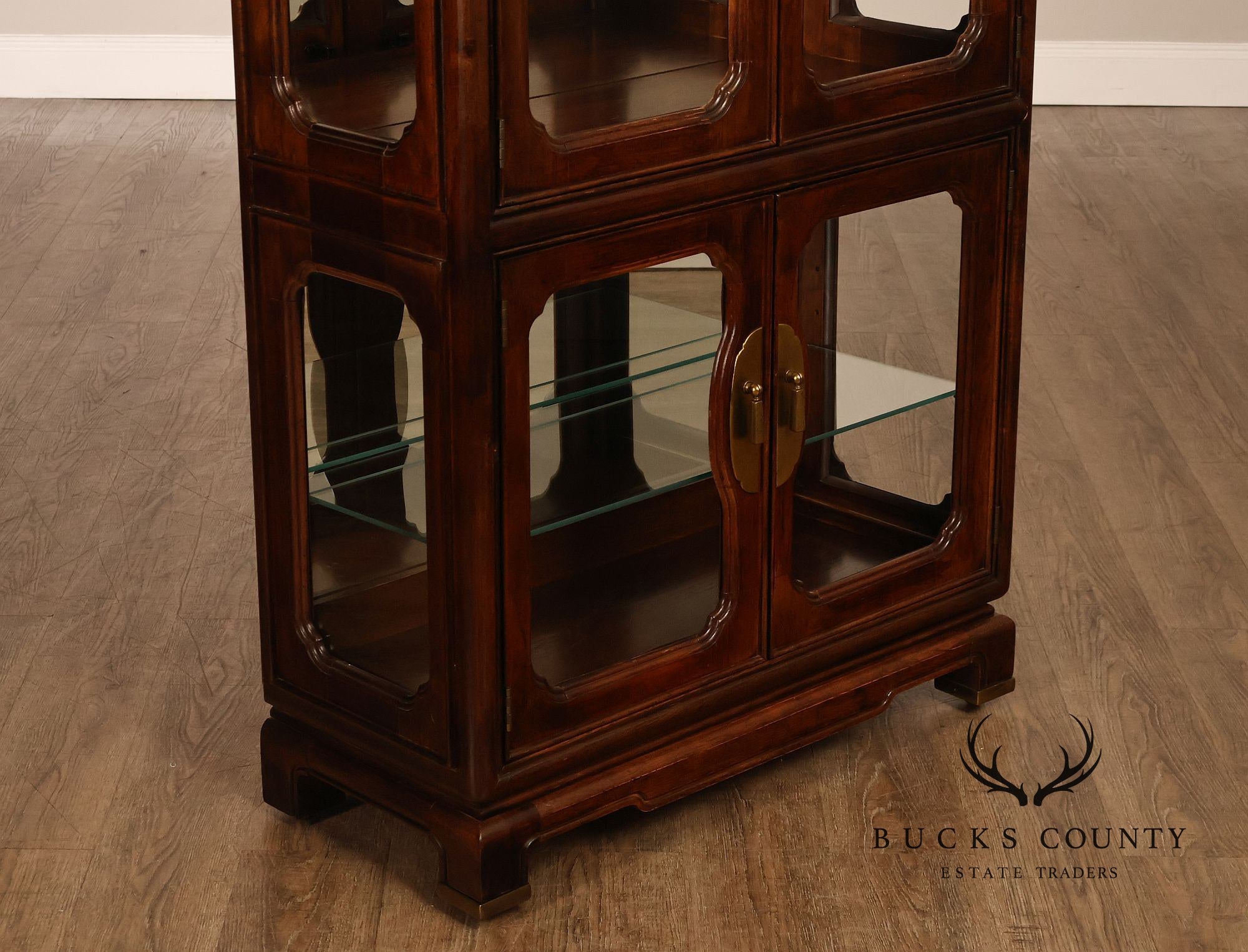 Hollywood Regency Asian Influenced Pair Of Lighted Curio Display Cabinets