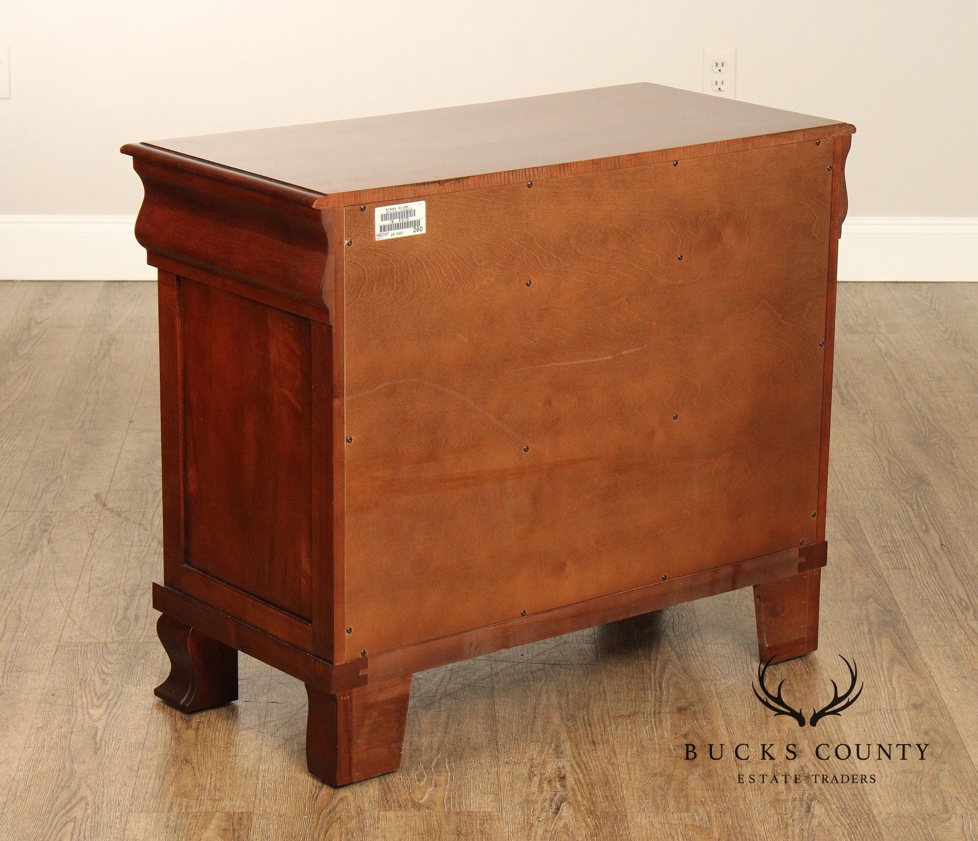 Ethan Allen 'British Classics' Pair of Bedside Chests Nightstands