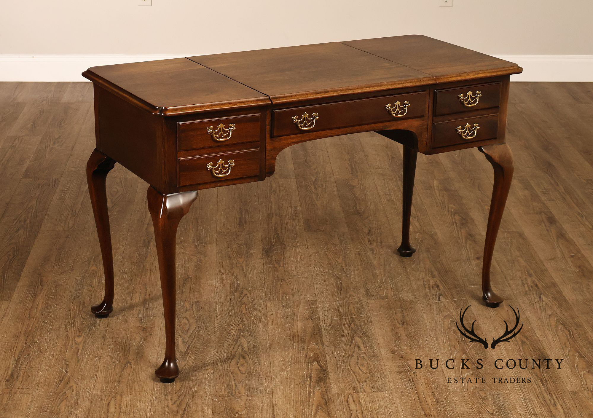 Stickley Queen Anne Style Mahogany Vanity Dressing Table