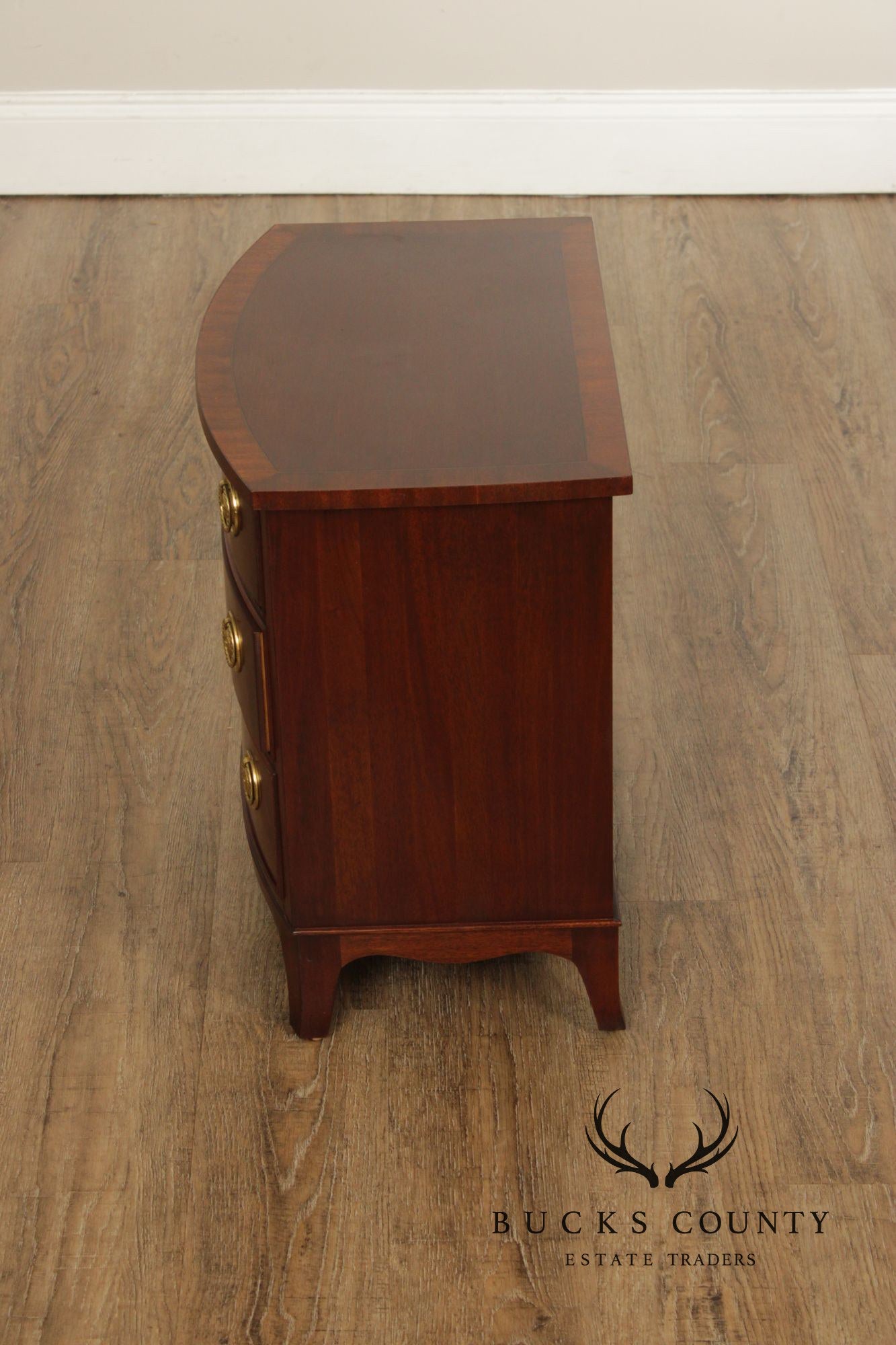 Councill Craftsmen Hepplewhite Style Mahogany Bowfront Nightstand Chest