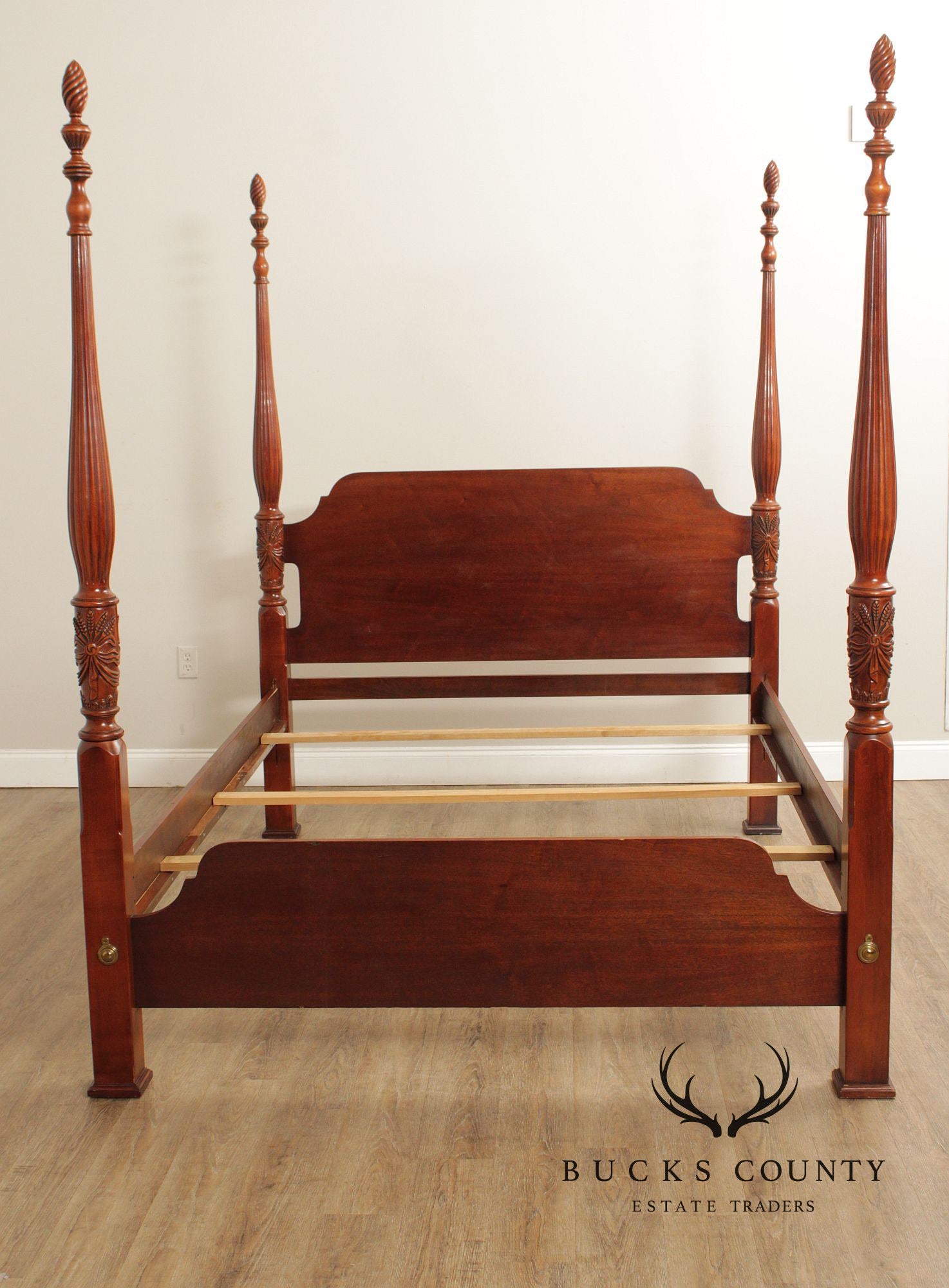 Lexington Queen Size Carved Mahogany Poster Bed